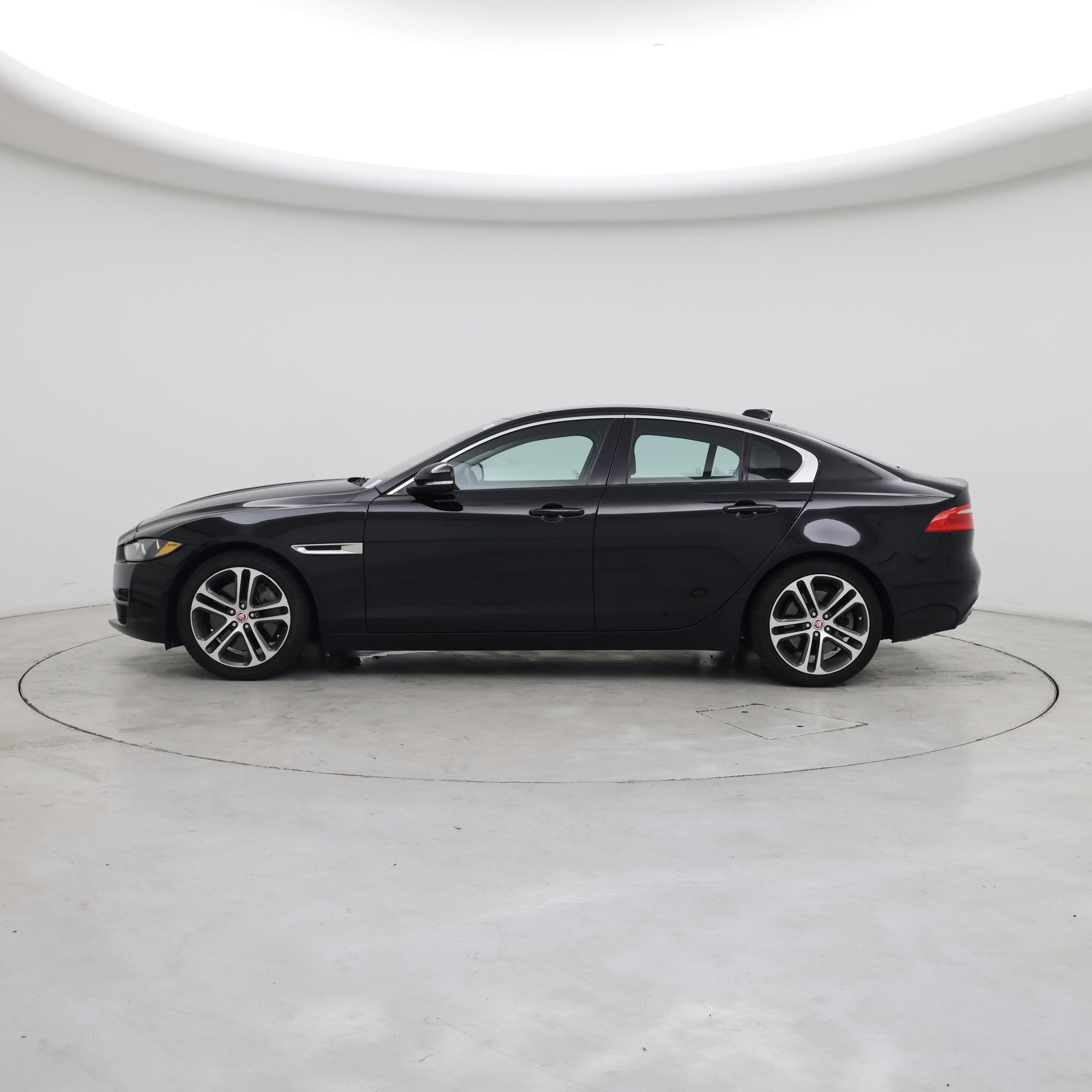 Thumbnail: 2017 Jaguar XE - 3