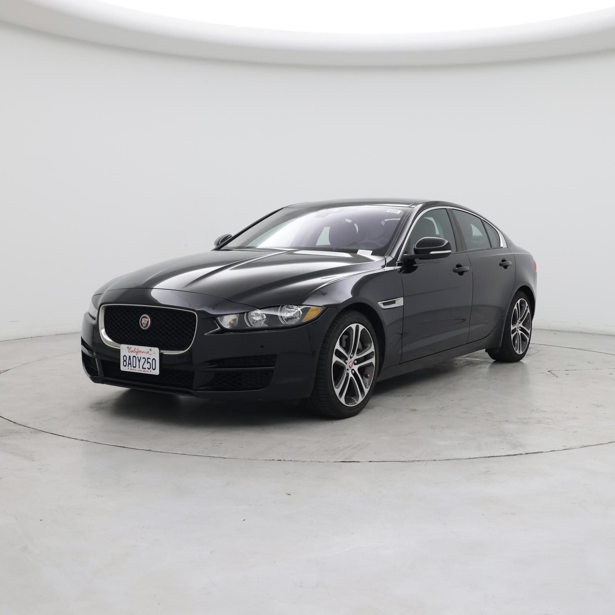 Thumbnail: 2017 Jaguar XE - 4