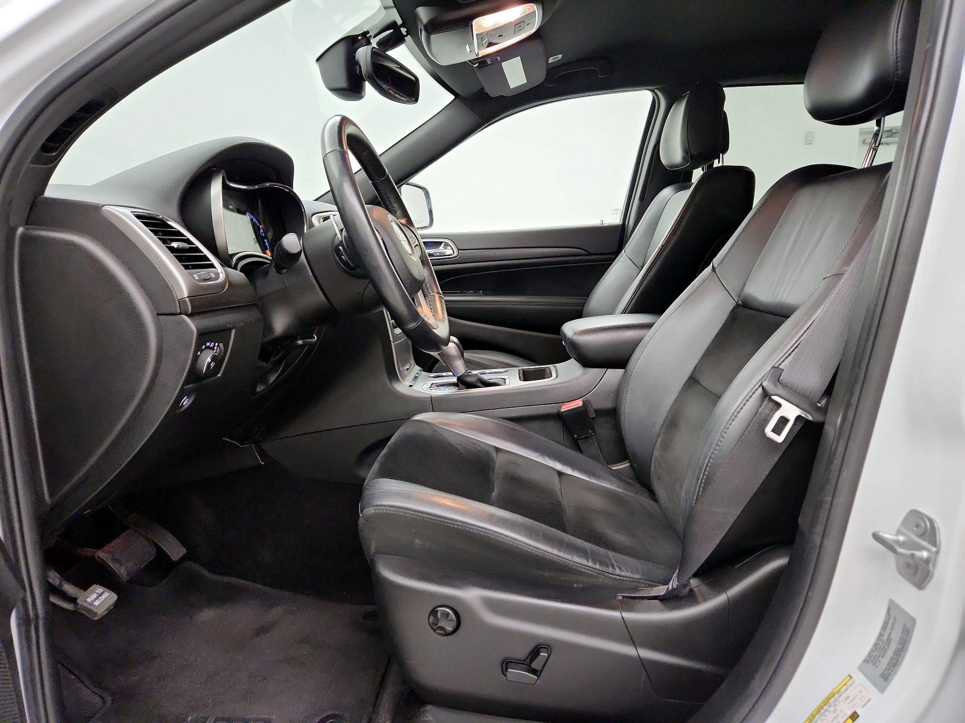 Thumbnail: 2017 Jeep Grand Cherokee - 11