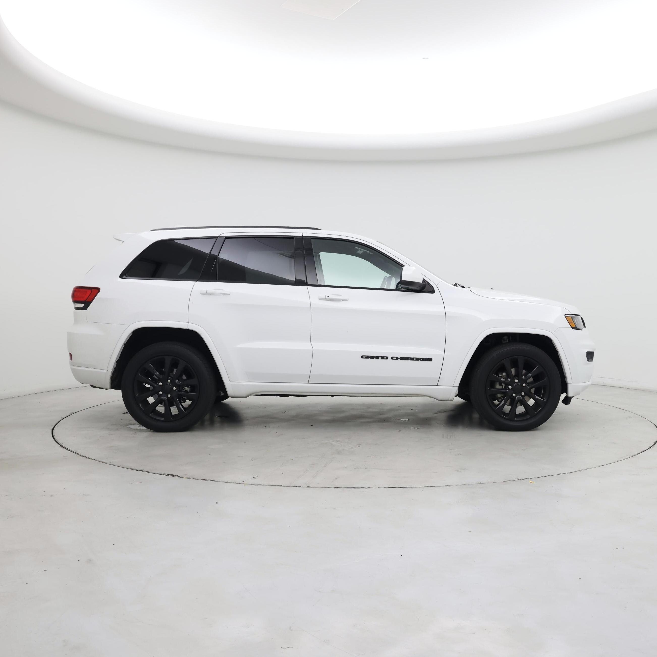 Thumbnail: 2017 Jeep Grand Cherokee - 7