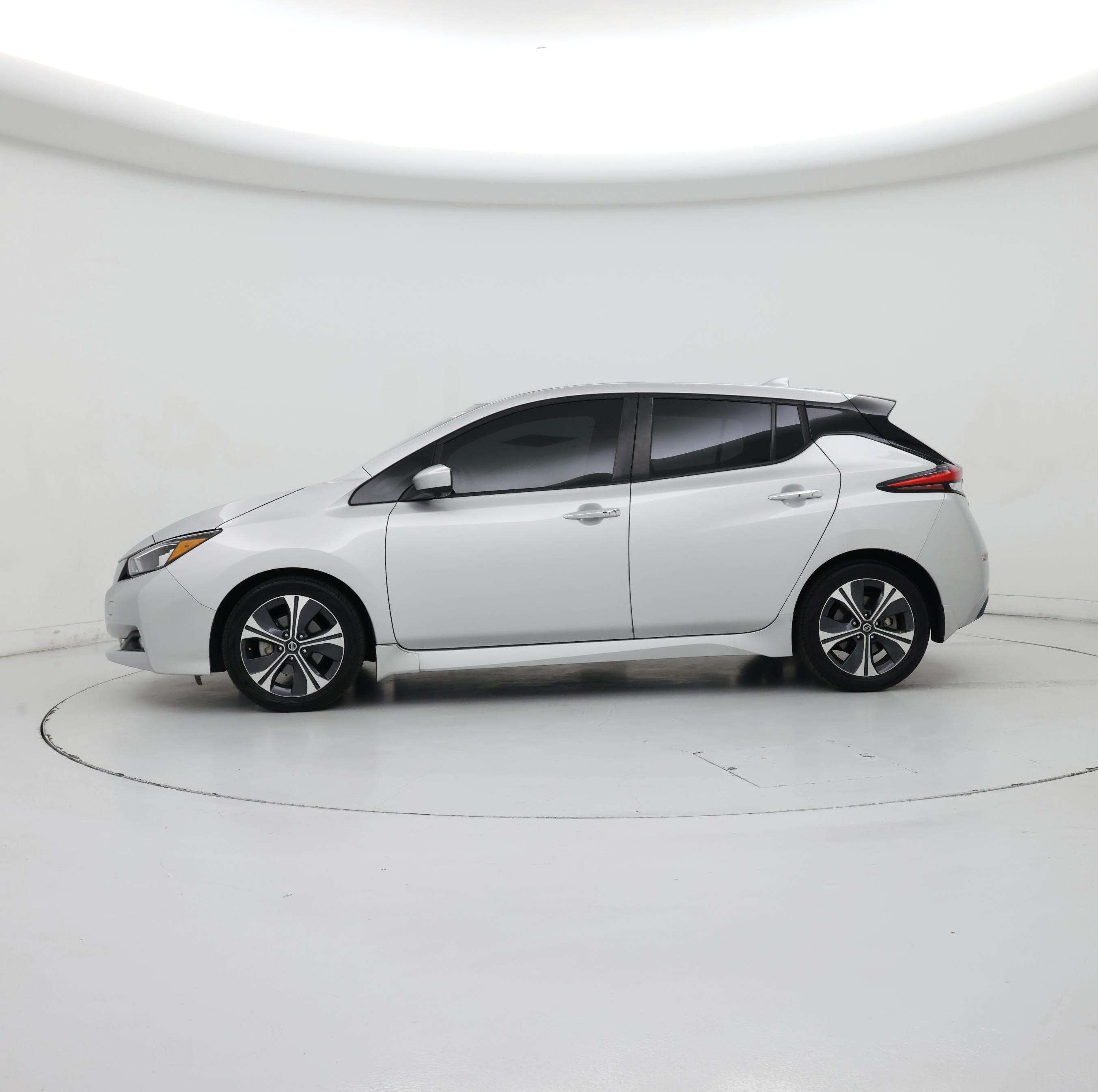 Thumbnail: 2021 Nissan Leaf - 3