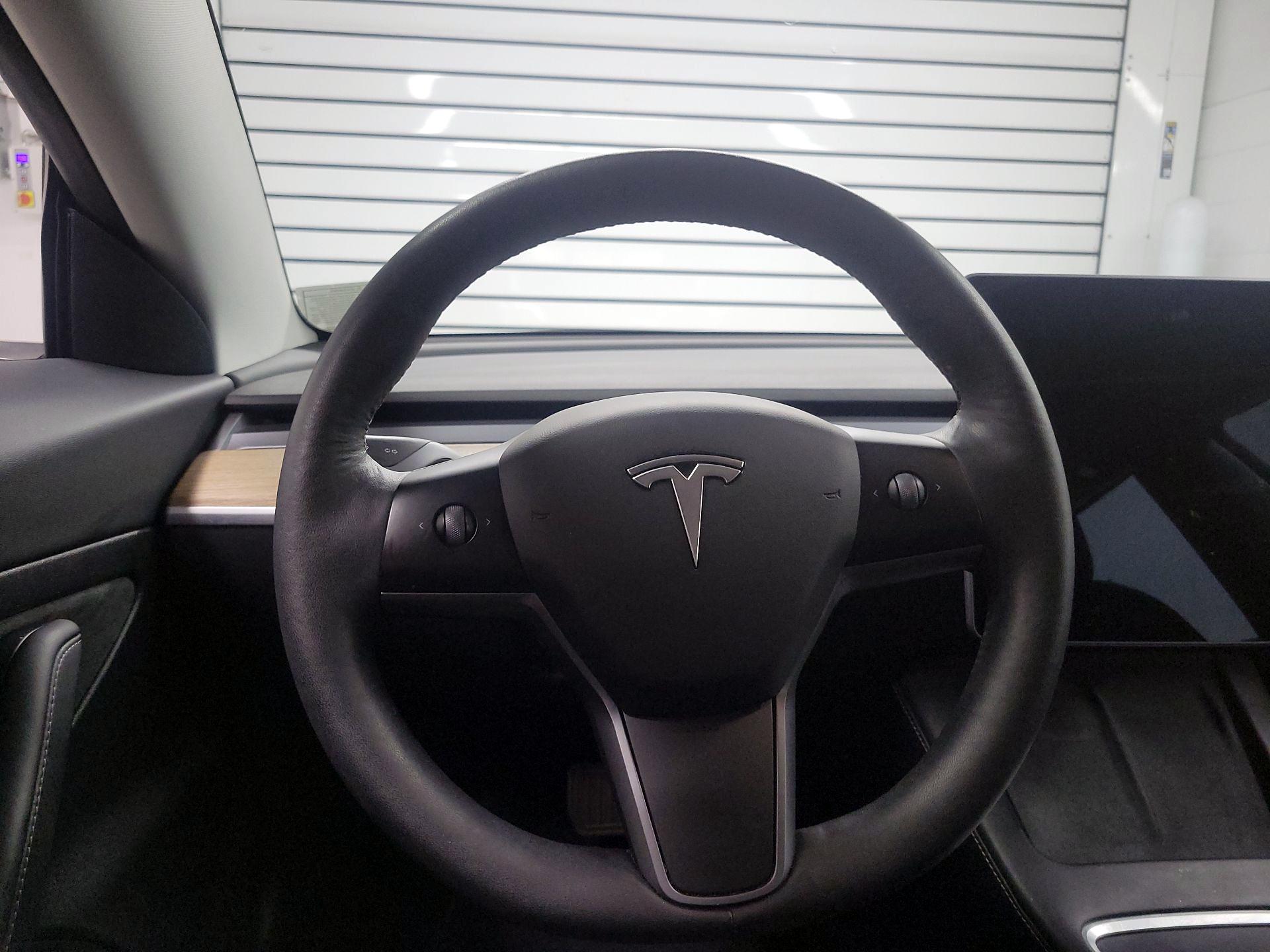 Thumbnail: 2021 Tesla Model 3 - 10