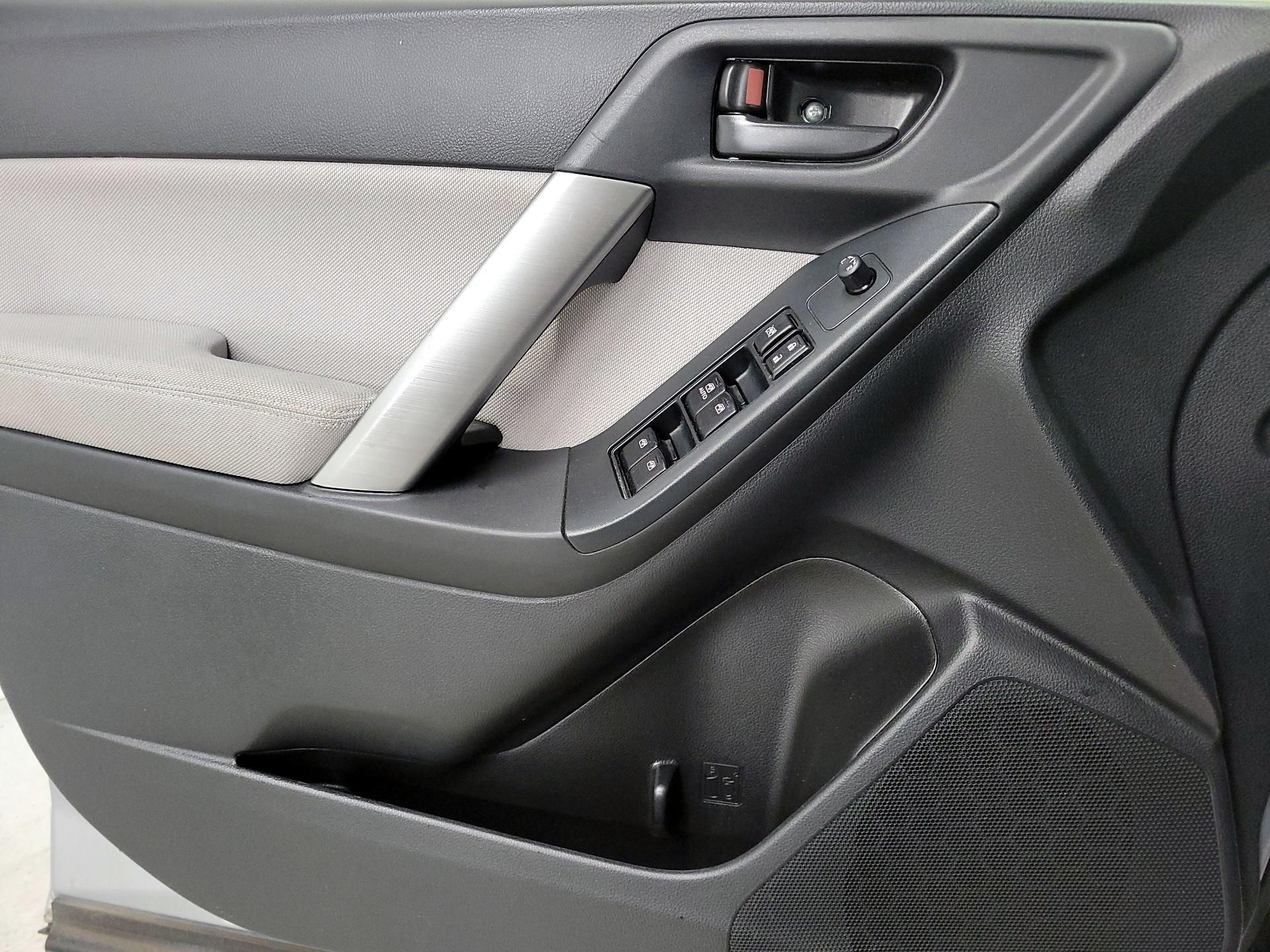 Thumbnail: 2015 Subaru Forester - 12