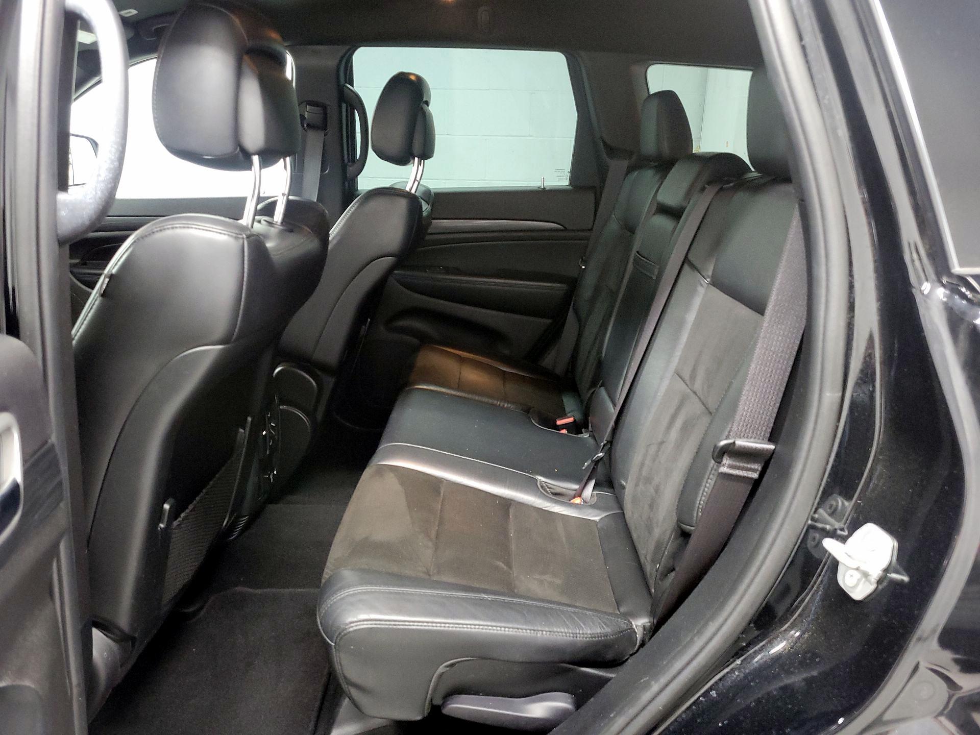 Thumbnail: 2020 Jeep Grand Cherokee - 20