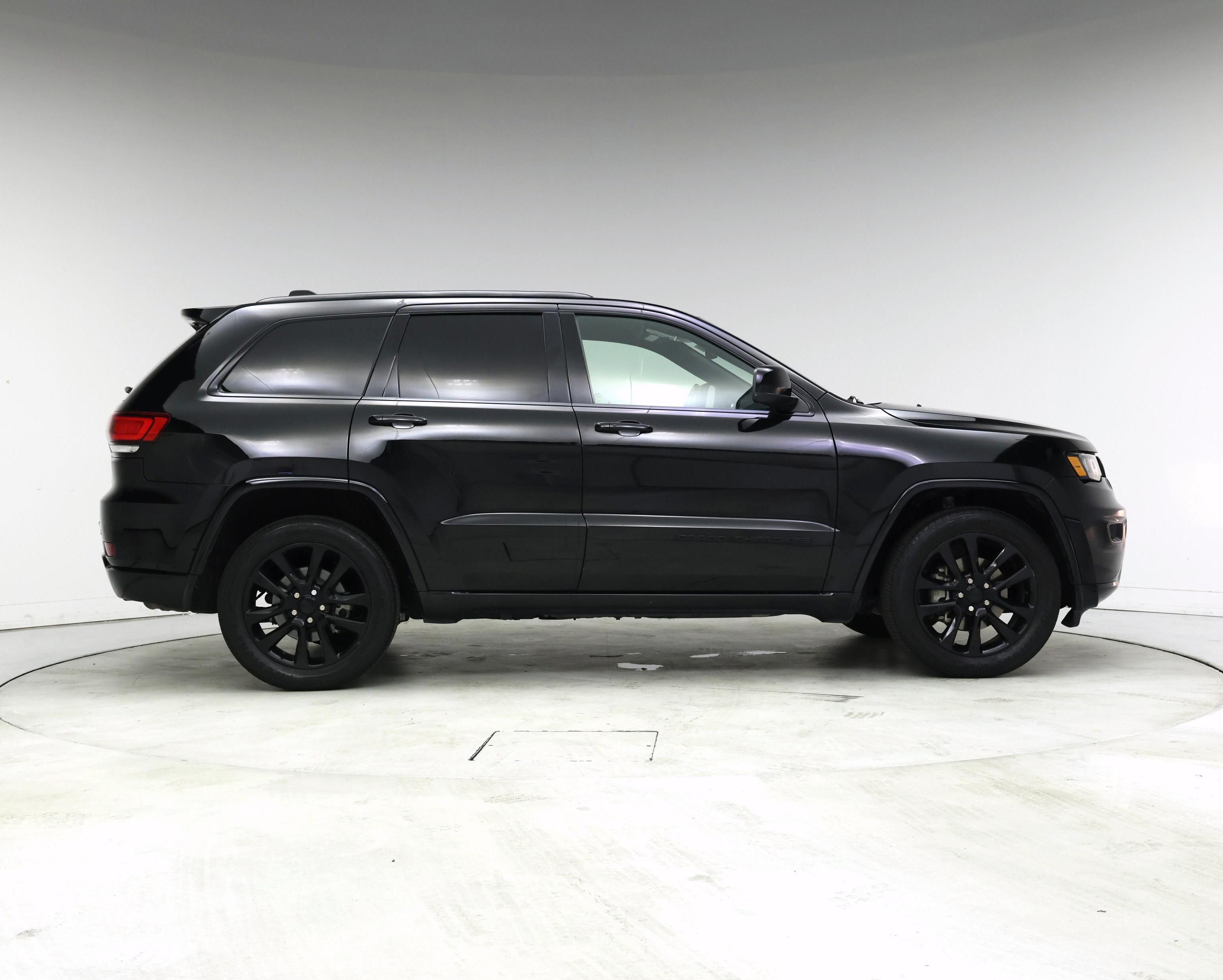 Thumbnail: 2020 Jeep Grand Cherokee - 7