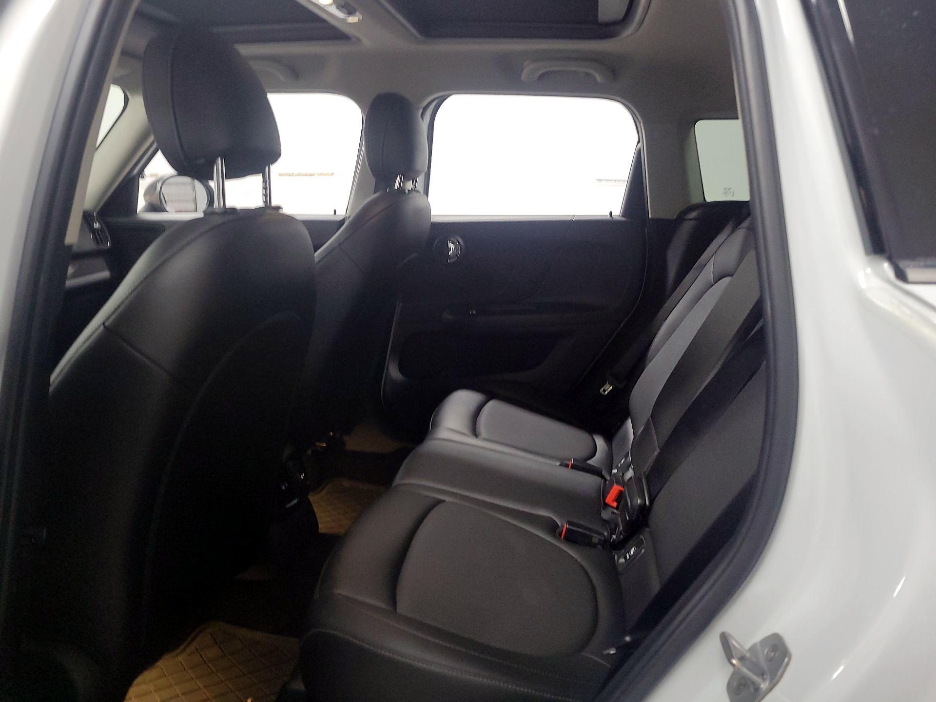 Thumbnail: 2017 MINI Cooper Countryman - 16
