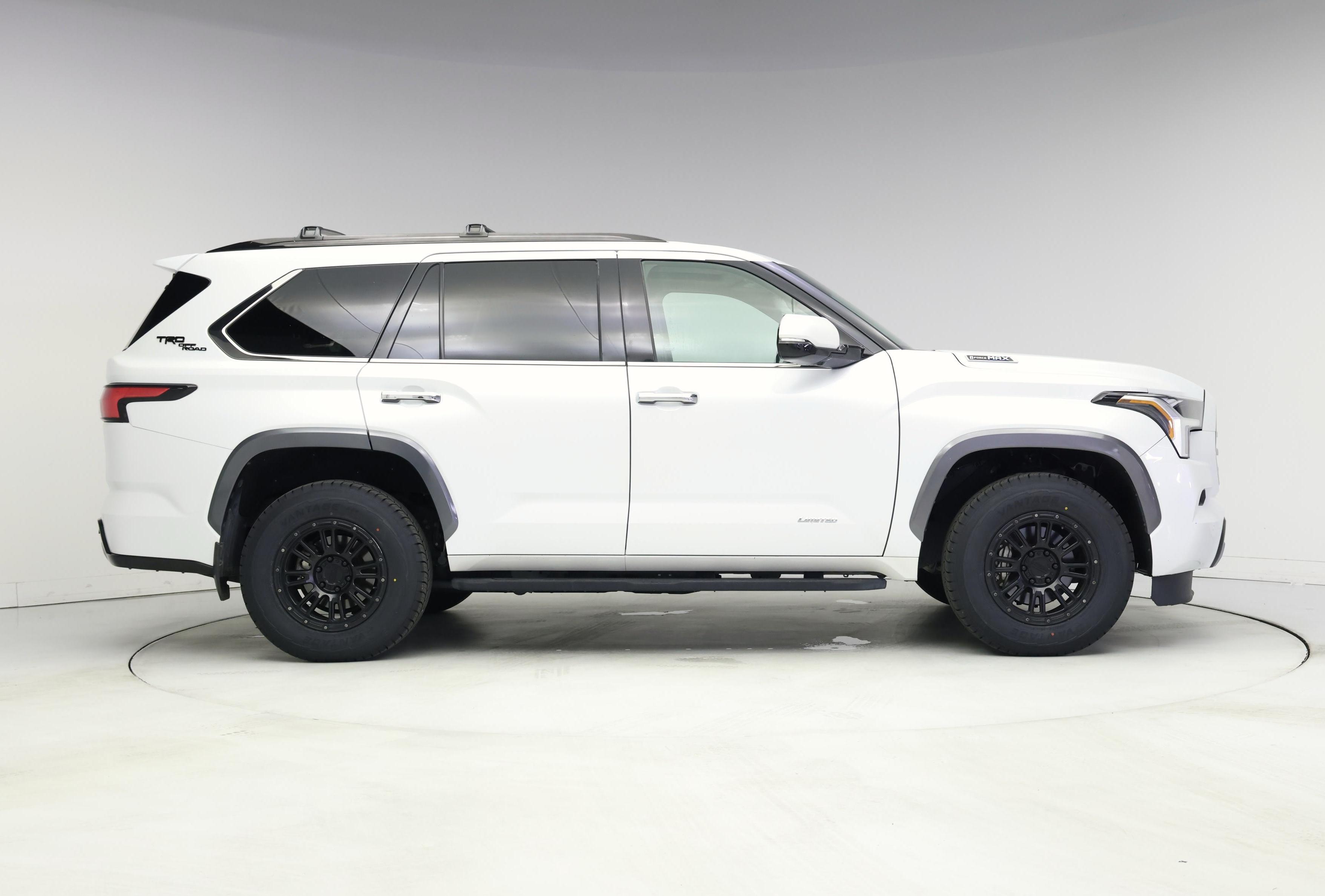 Thumbnail: 2023 Toyota Sequoia - 7