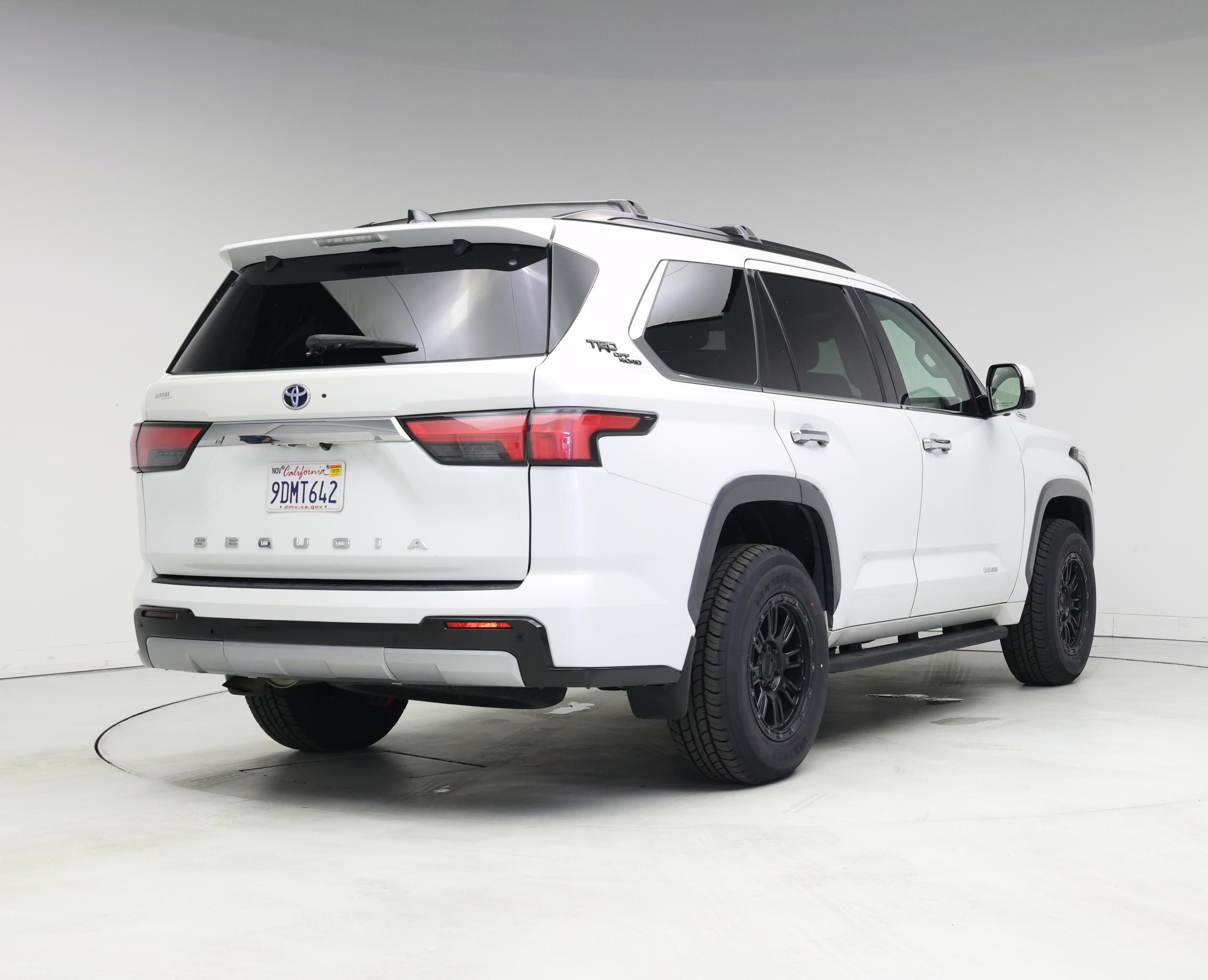 Thumbnail: 2023 Toyota Sequoia - 8