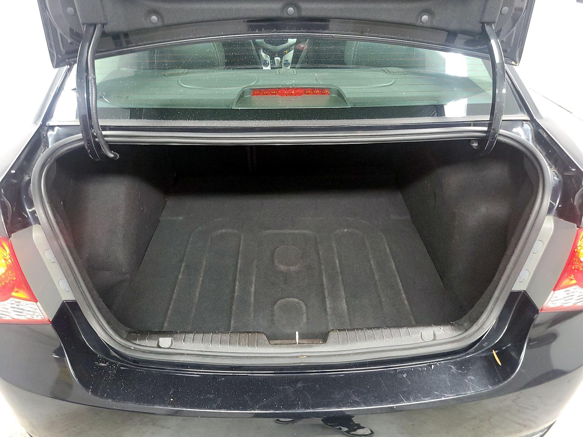 Thumbnail: 2014 Chevrolet Cruze - 18