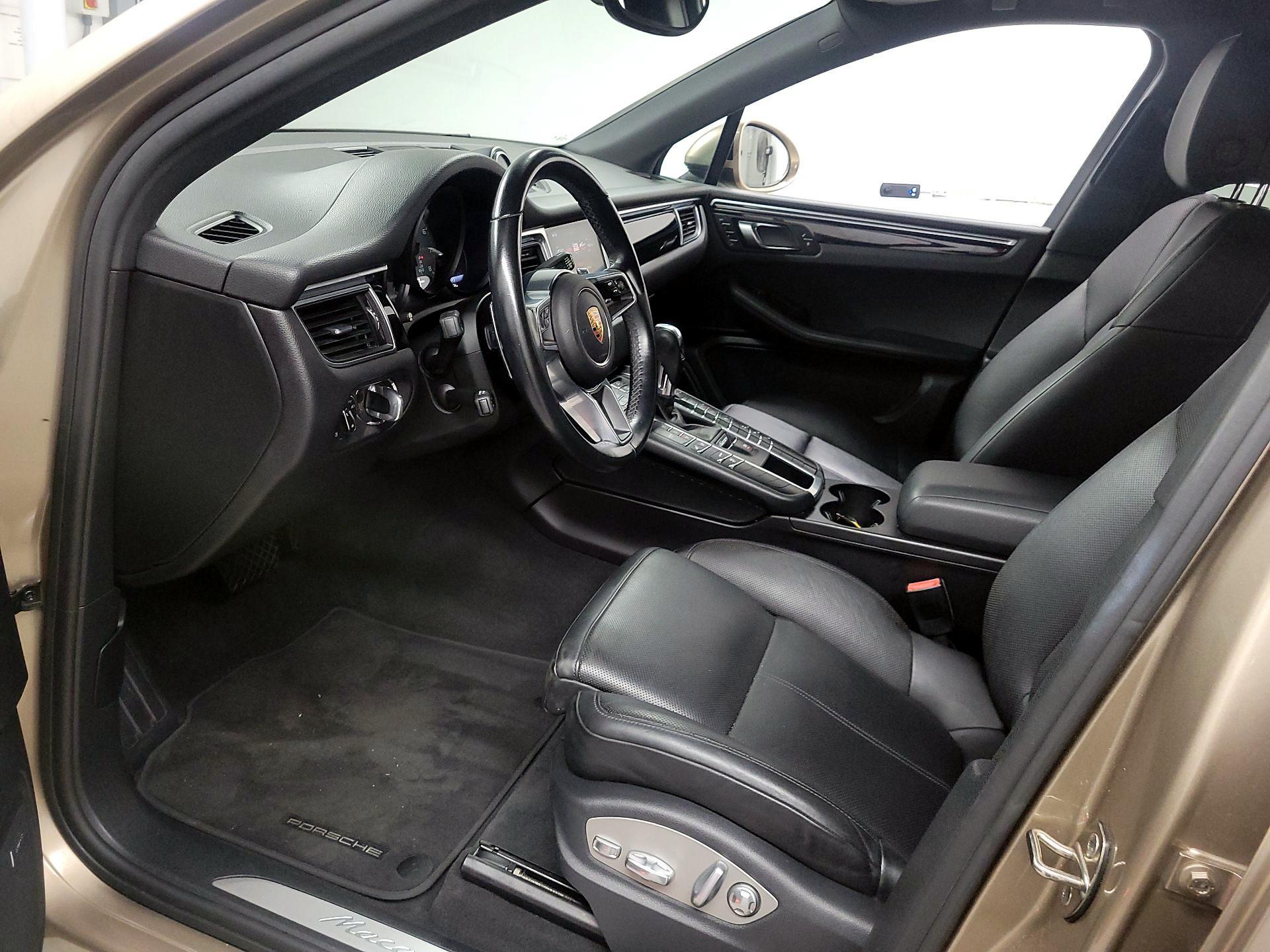 Thumbnail: 2017 Porsche Macan - 11