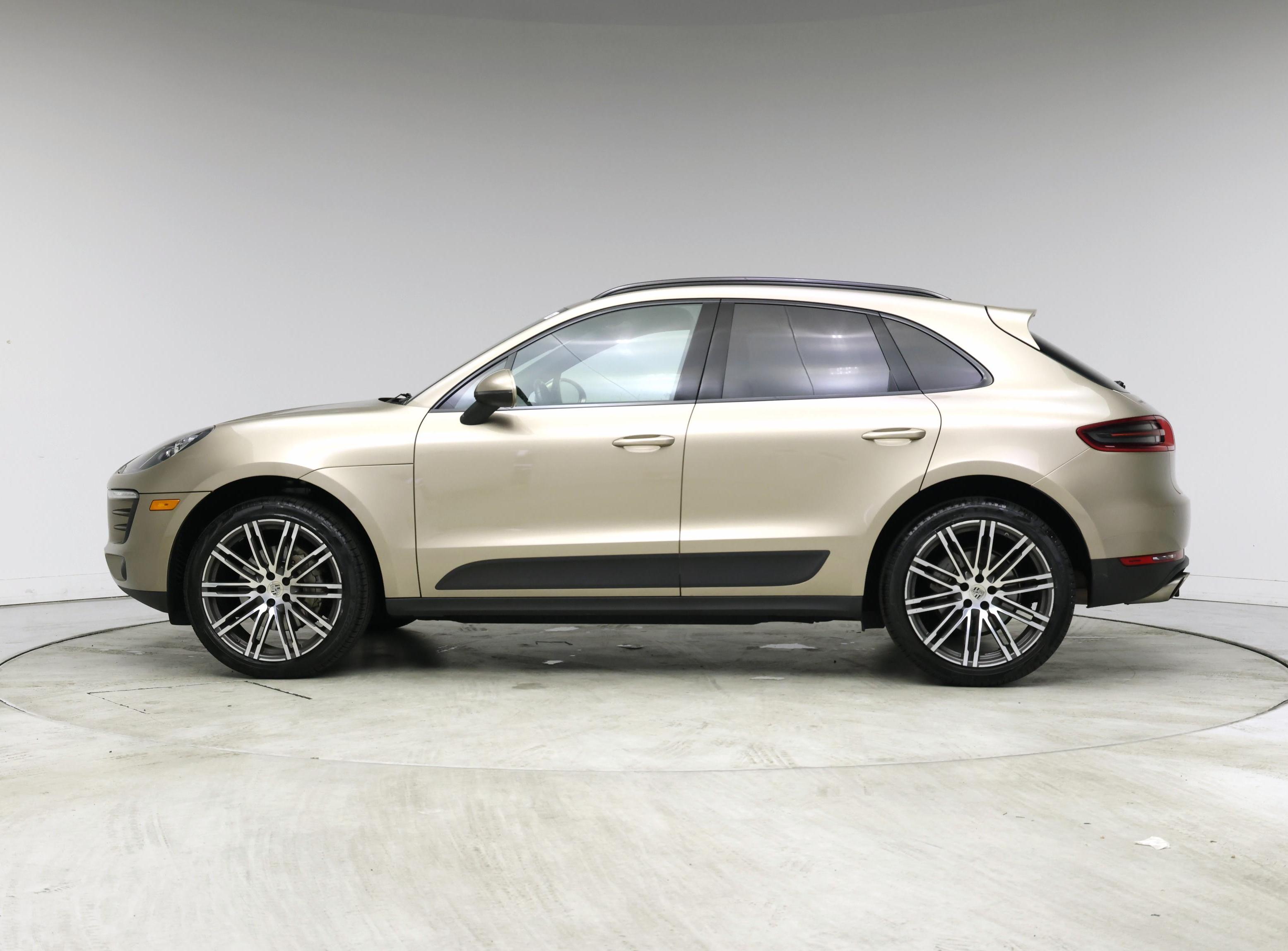 Thumbnail: 2017 Porsche Macan - 3
