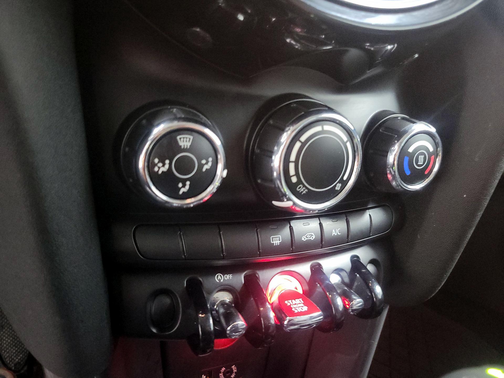 Thumbnail: 2014 MINI Cooper Hardtop - 14
