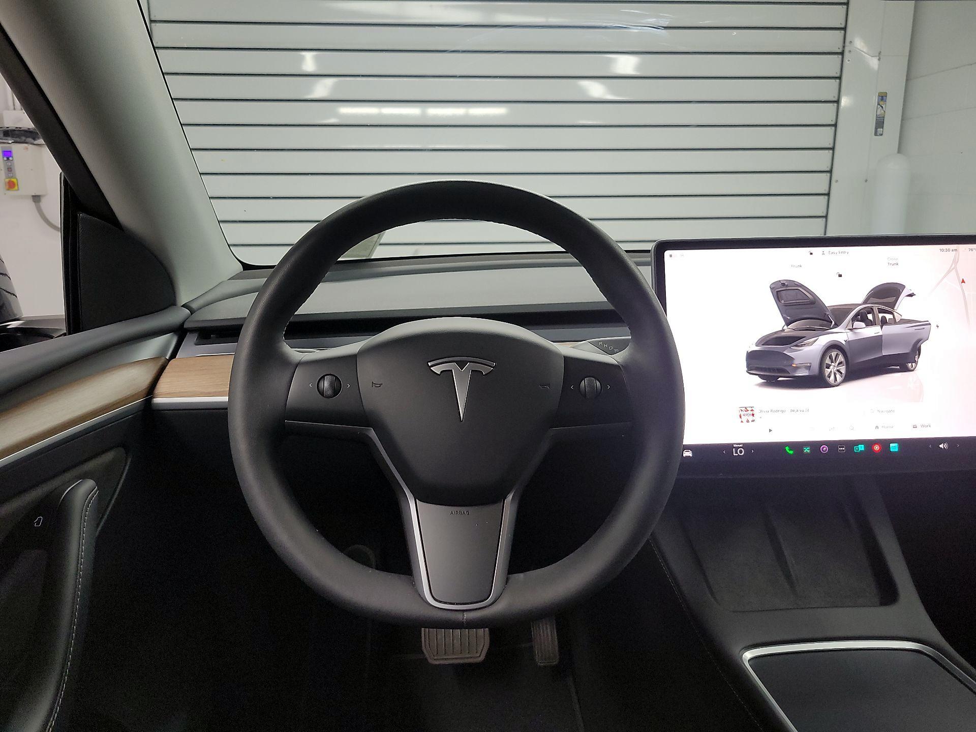 Thumbnail: 2023 Tesla Model Y - 10
