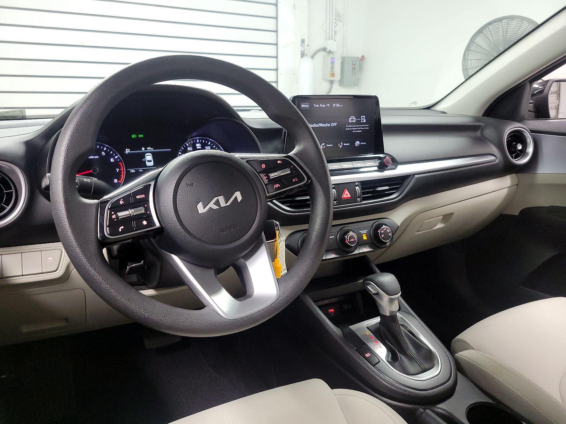 Thumbnail: 2022 Kia Forte - 9