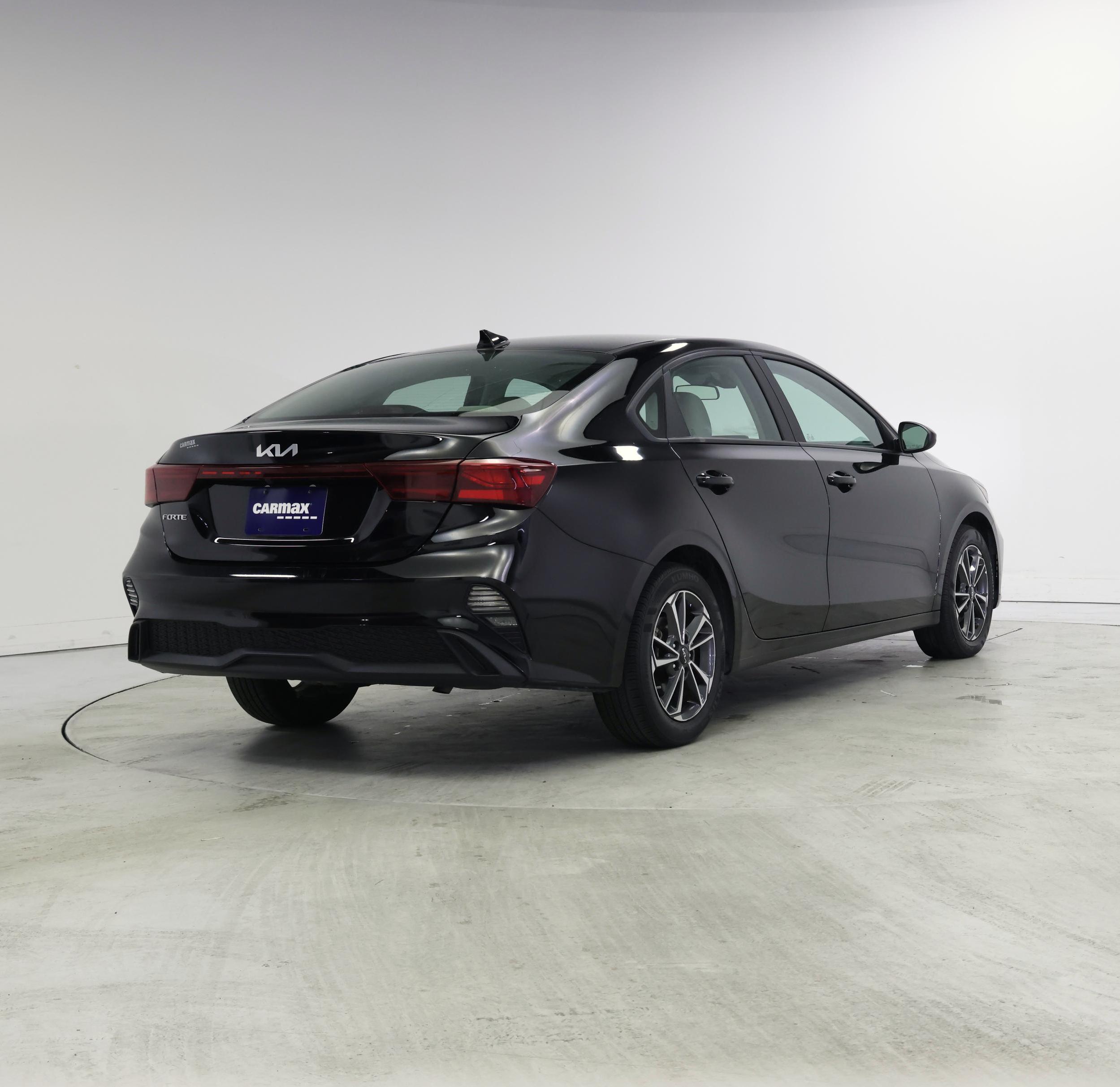 Thumbnail: 2022 Kia Forte - 8