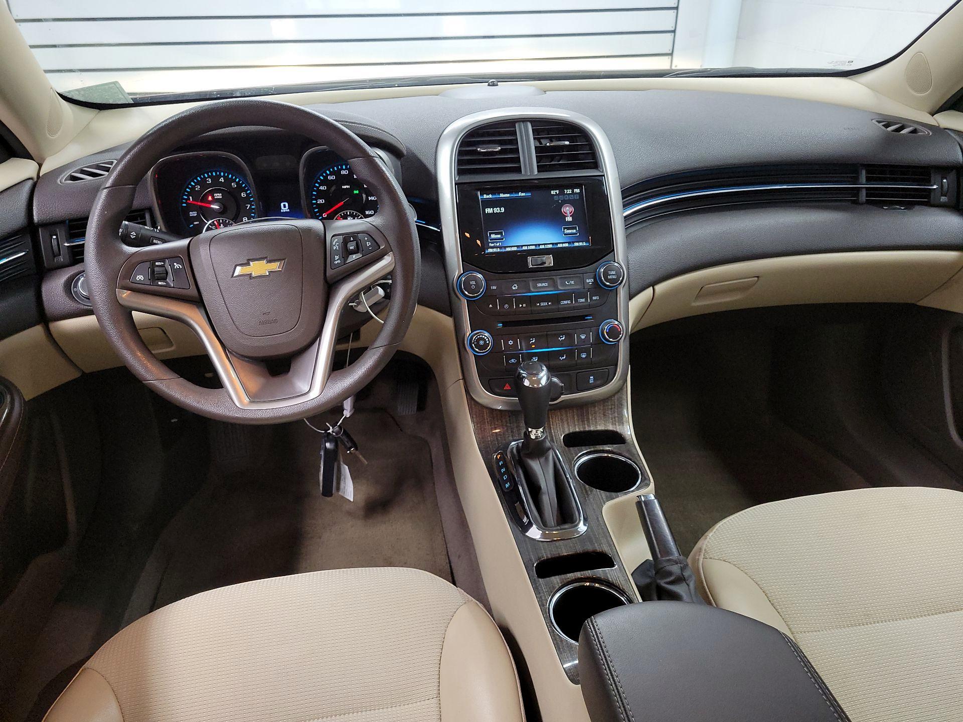 Thumbnail: 2015 Chevrolet Malibu - 9