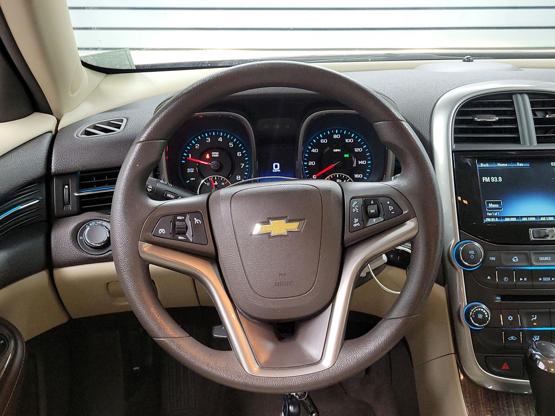 Thumbnail: 2015 Chevrolet Malibu - 10