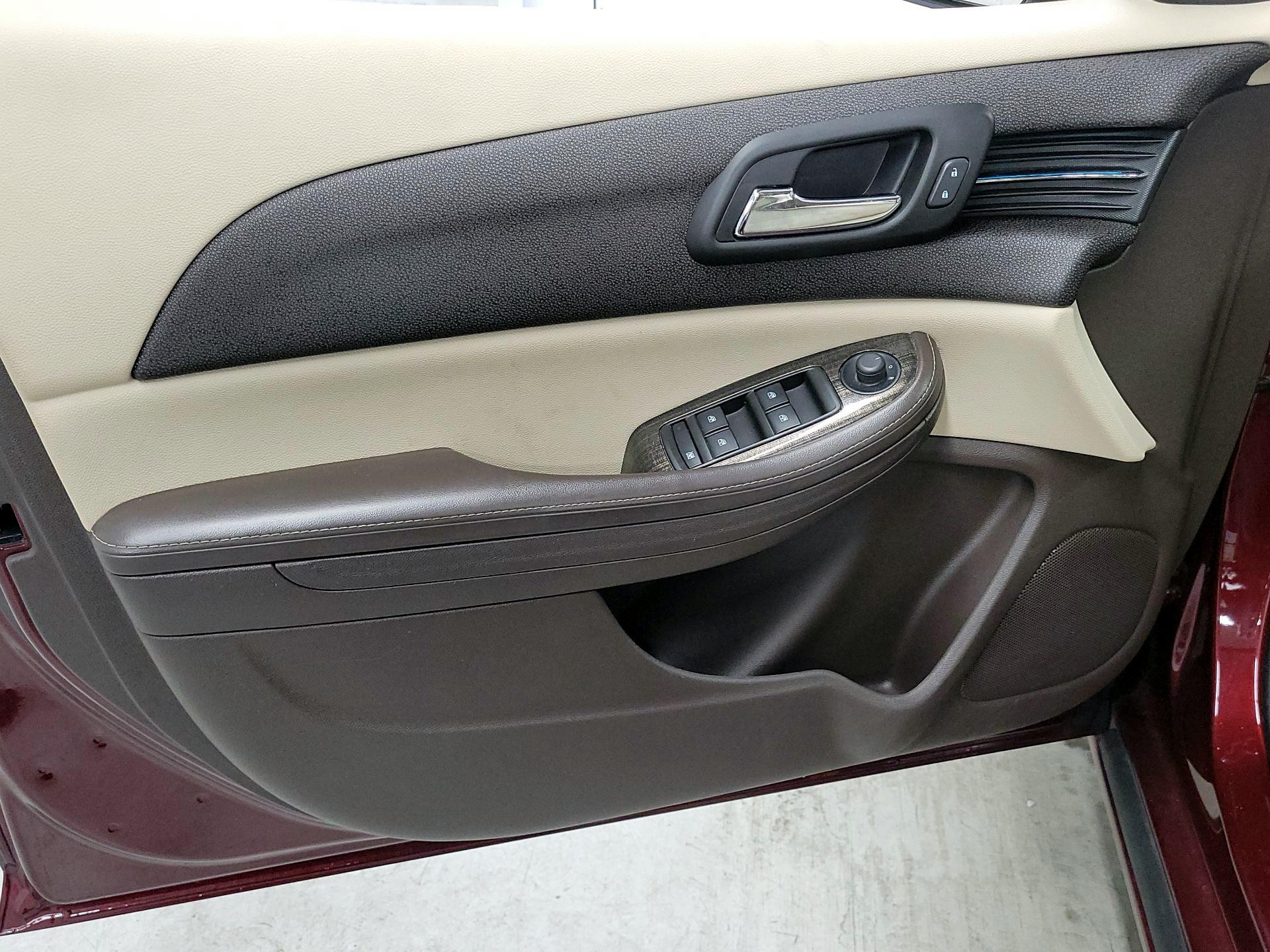 Thumbnail: 2015 Chevrolet Malibu - 12