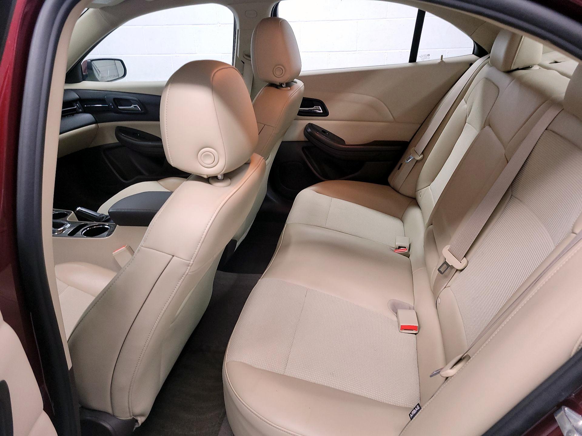 Thumbnail: 2015 Chevrolet Malibu - 18