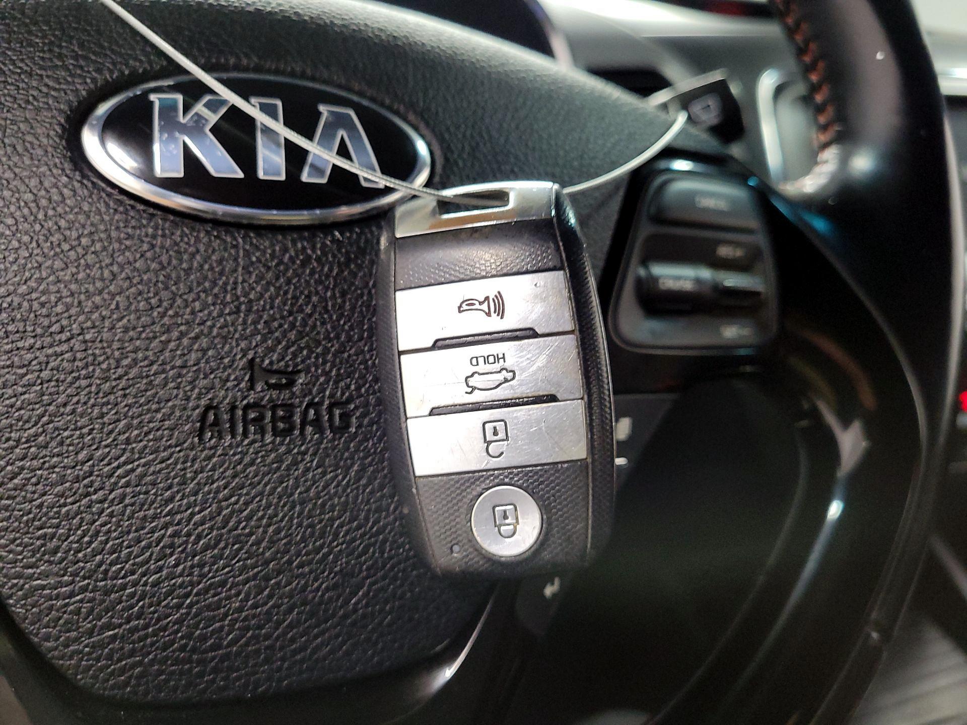 Thumbnail: 2017 Kia Forte - 20