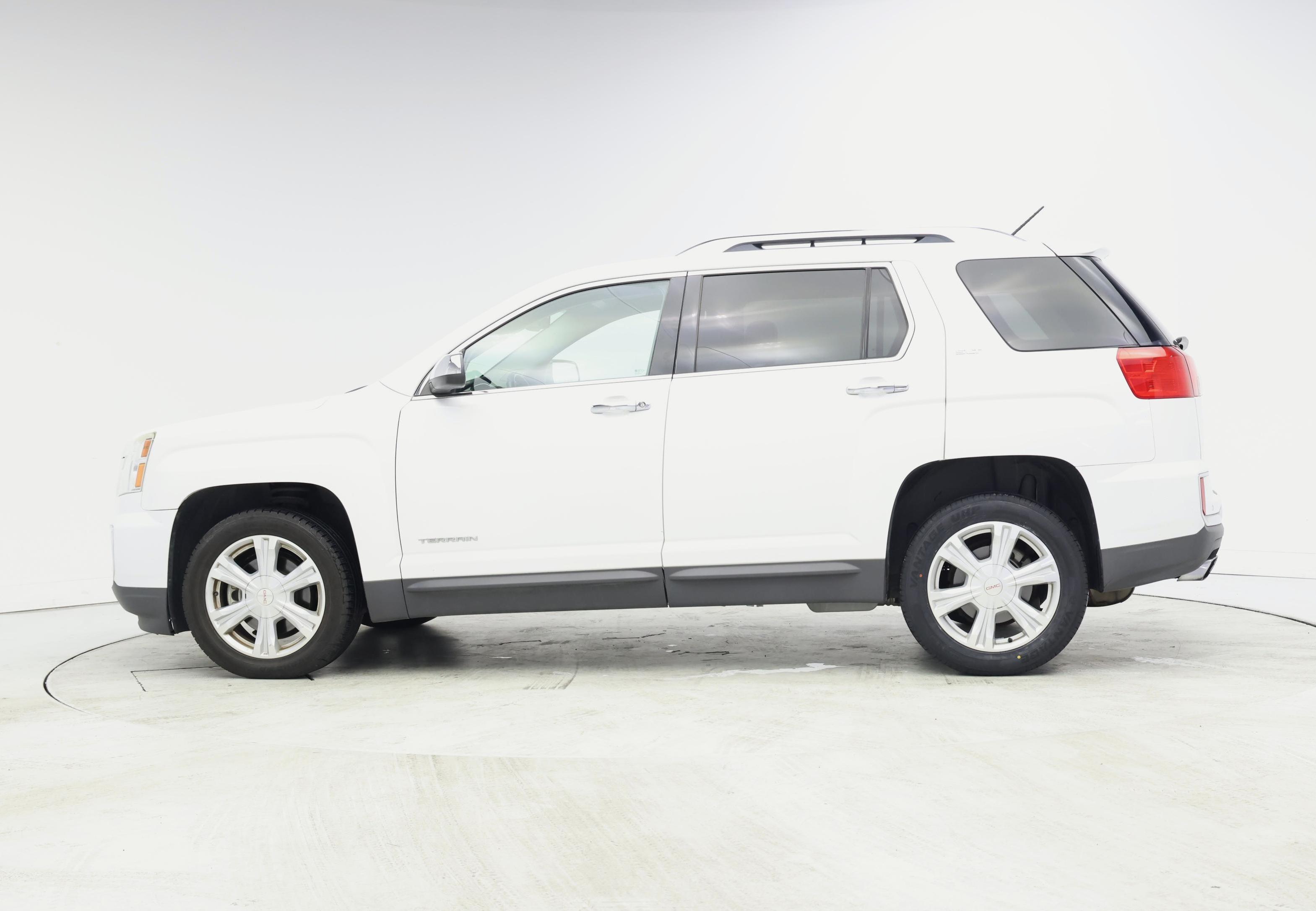 Thumbnail: 2017 GMC Terrain - 3