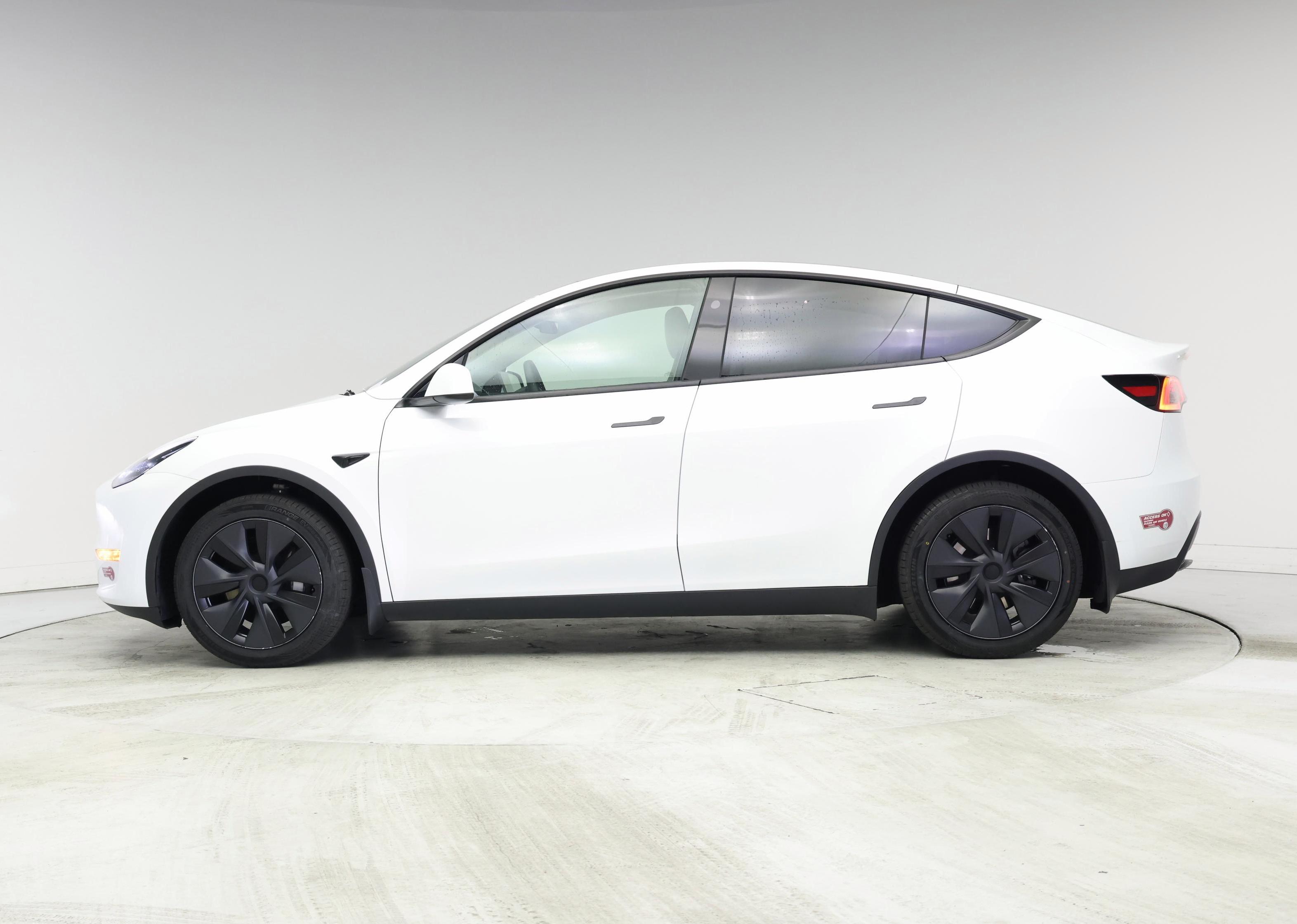 Thumbnail: 2024 Tesla Model Y - 3