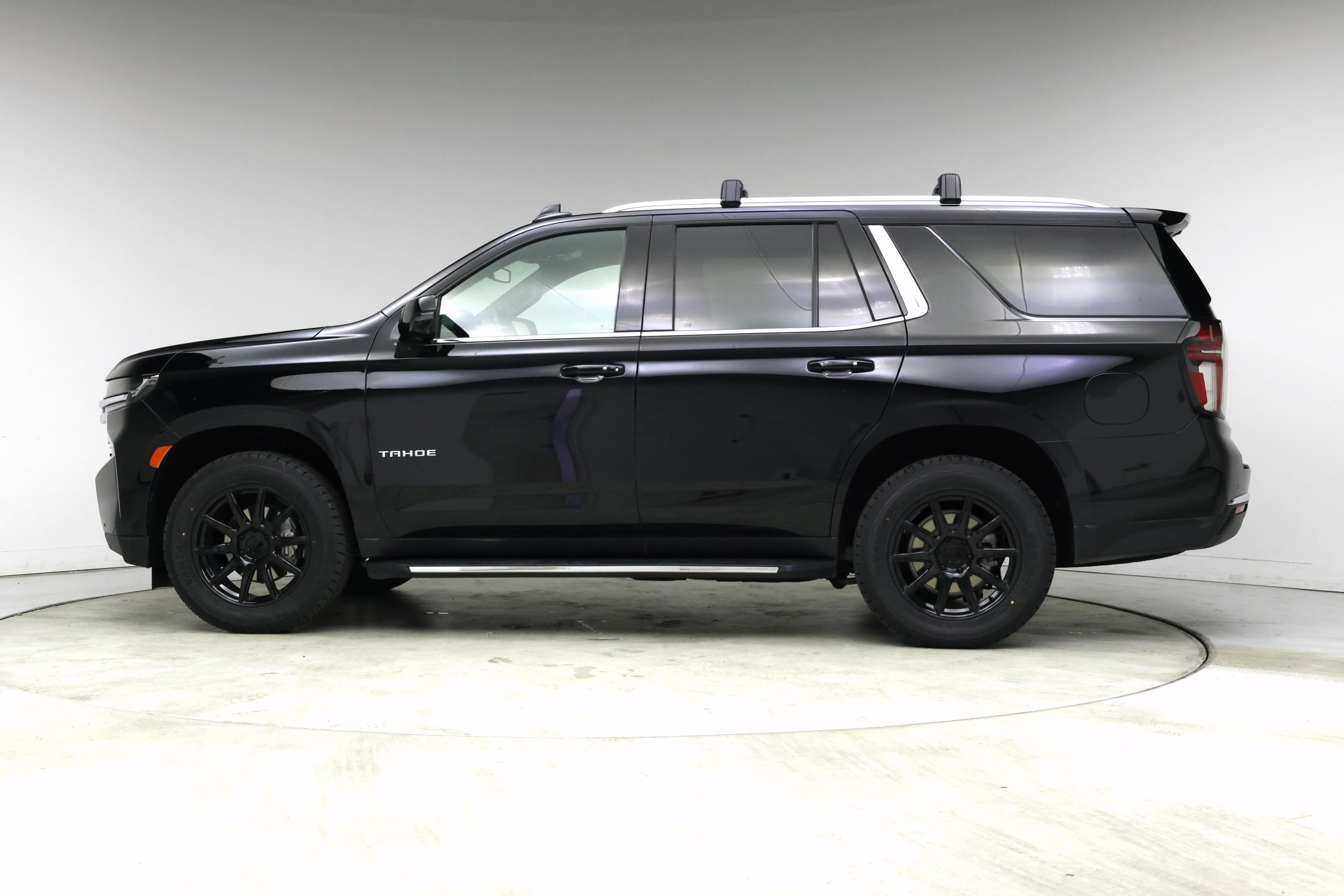 Thumbnail: 2023 Chevrolet Tahoe - 3