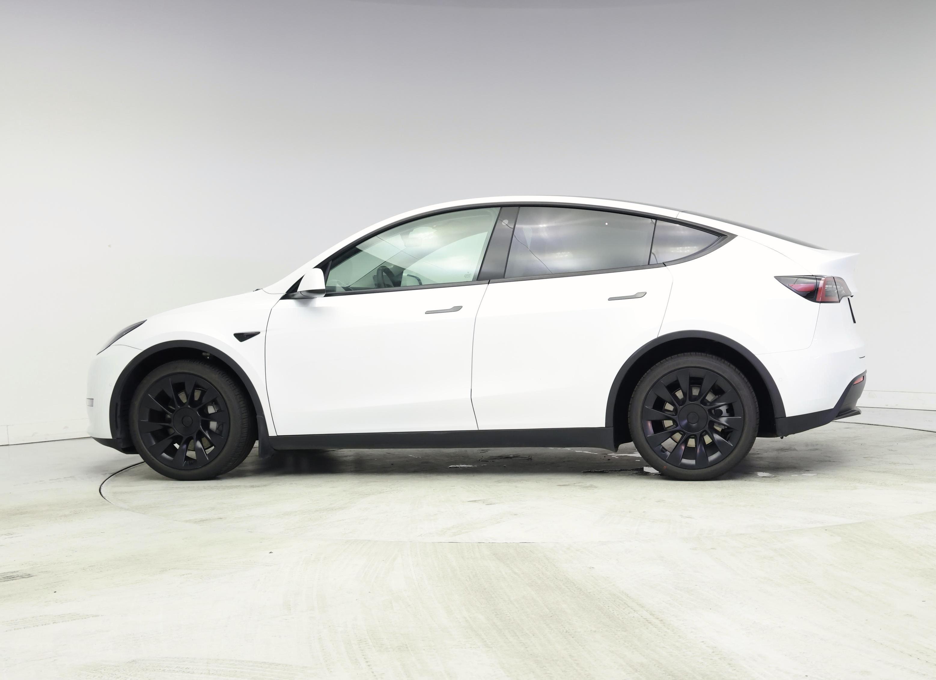 Thumbnail: 2022 Tesla Model Y - 3