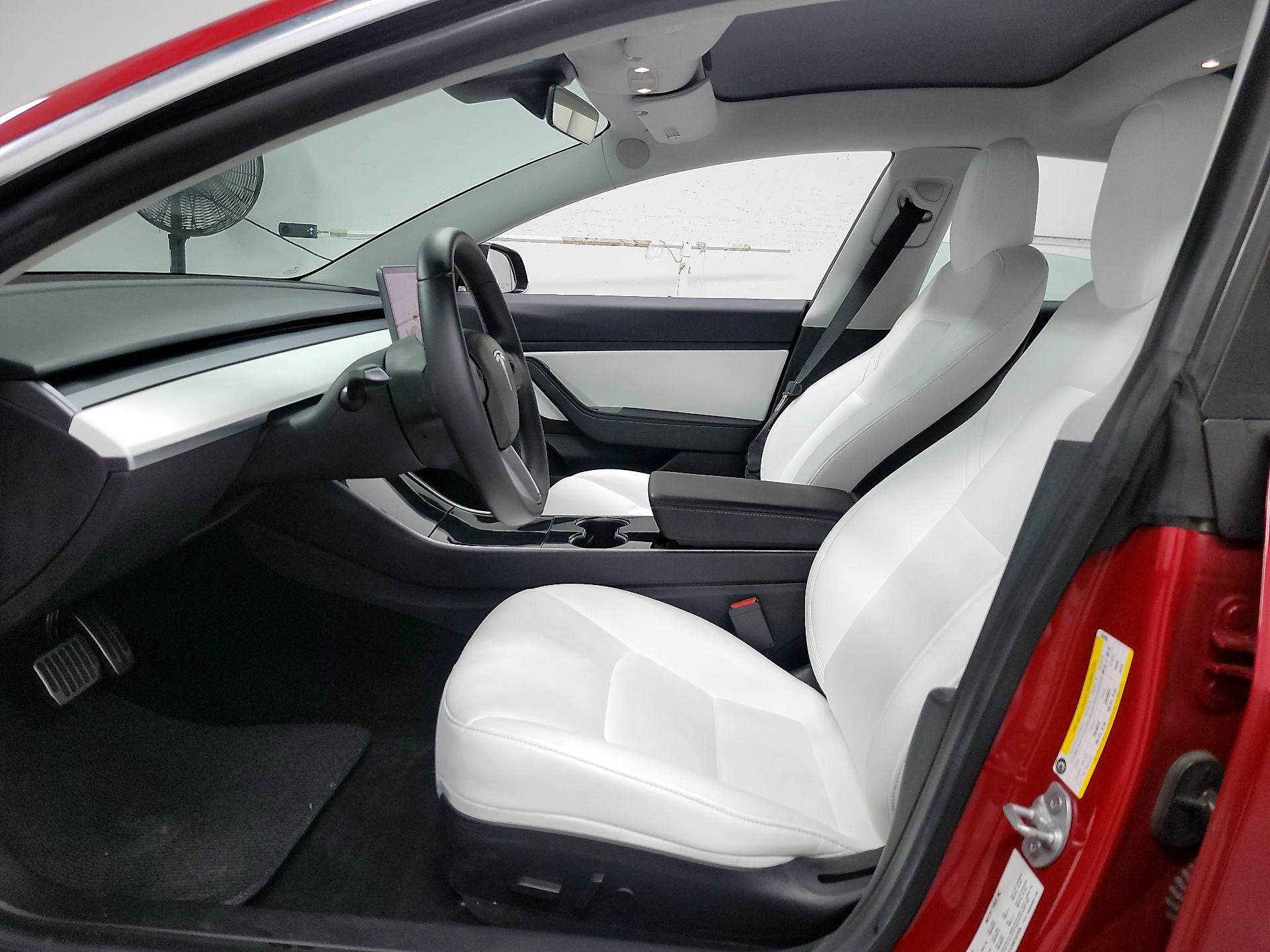 Thumbnail: 2019 Tesla Model 3 - 11