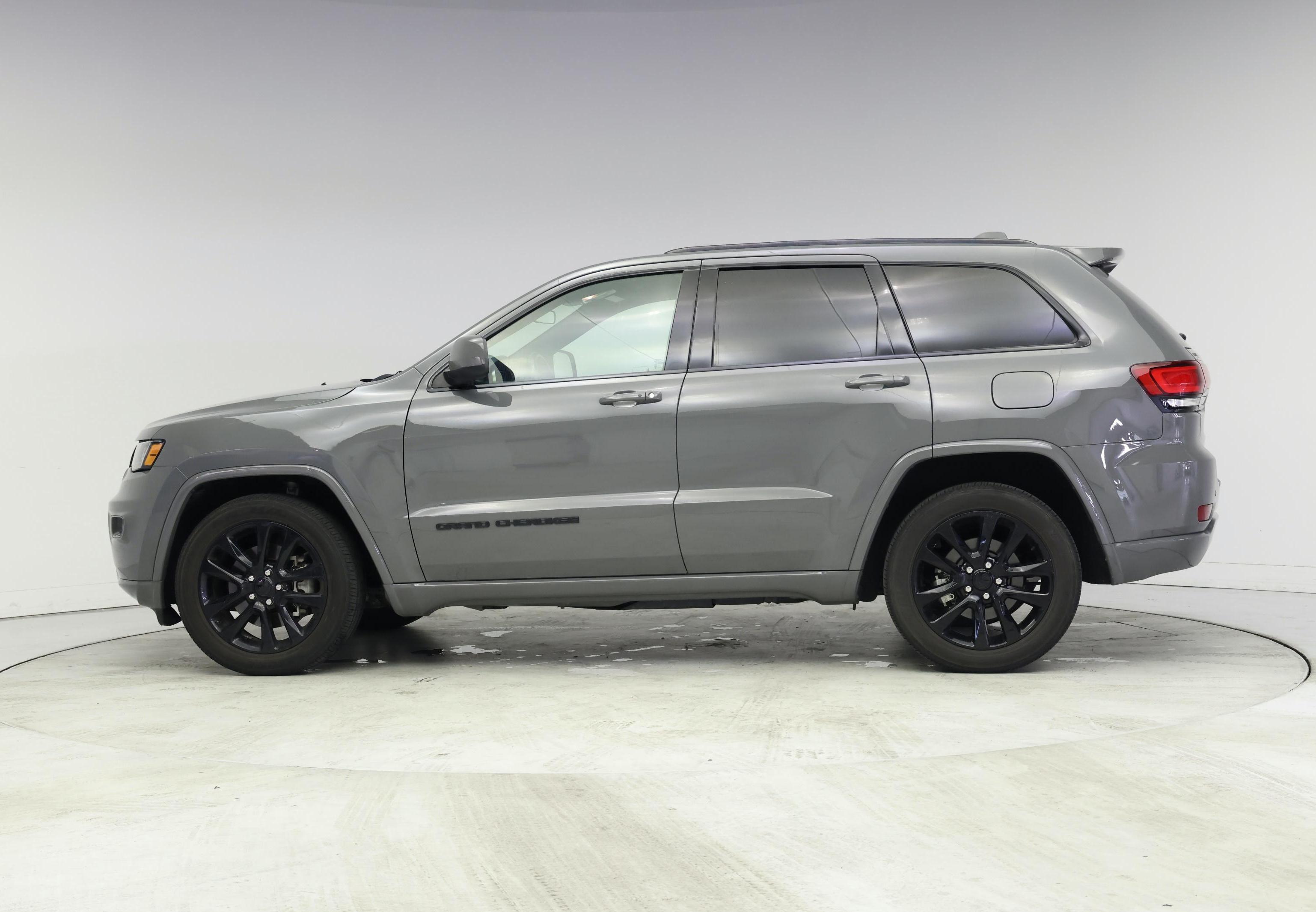 Thumbnail: 2021 Jeep Grand Cherokee - 3