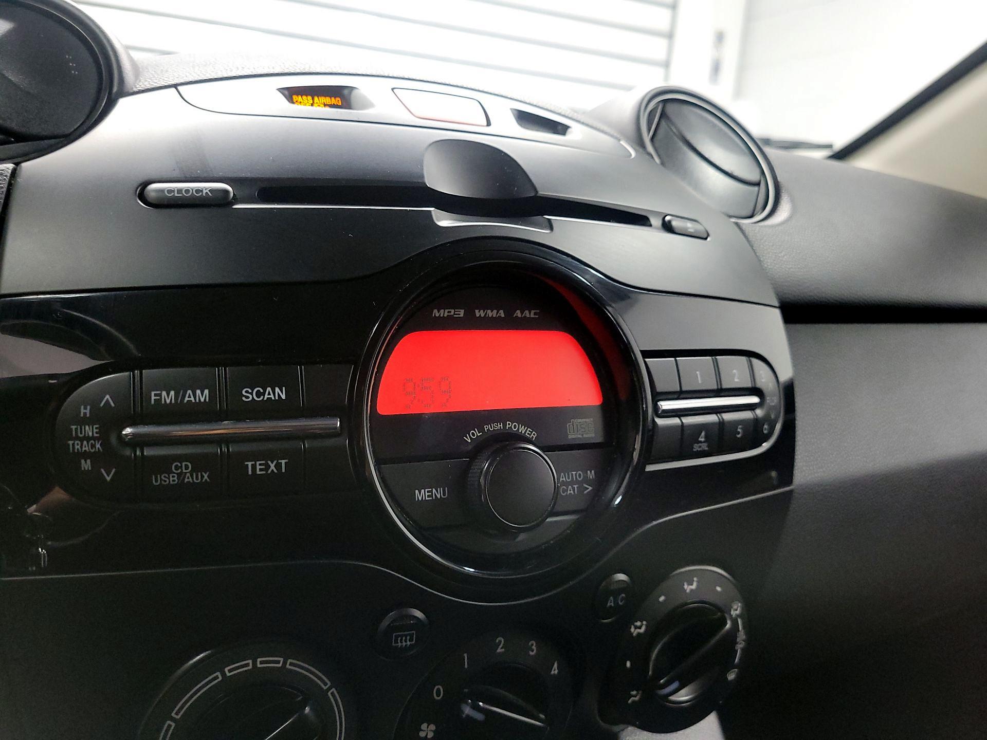 Thumbnail: 2014 Mazda Mazda2 - 14