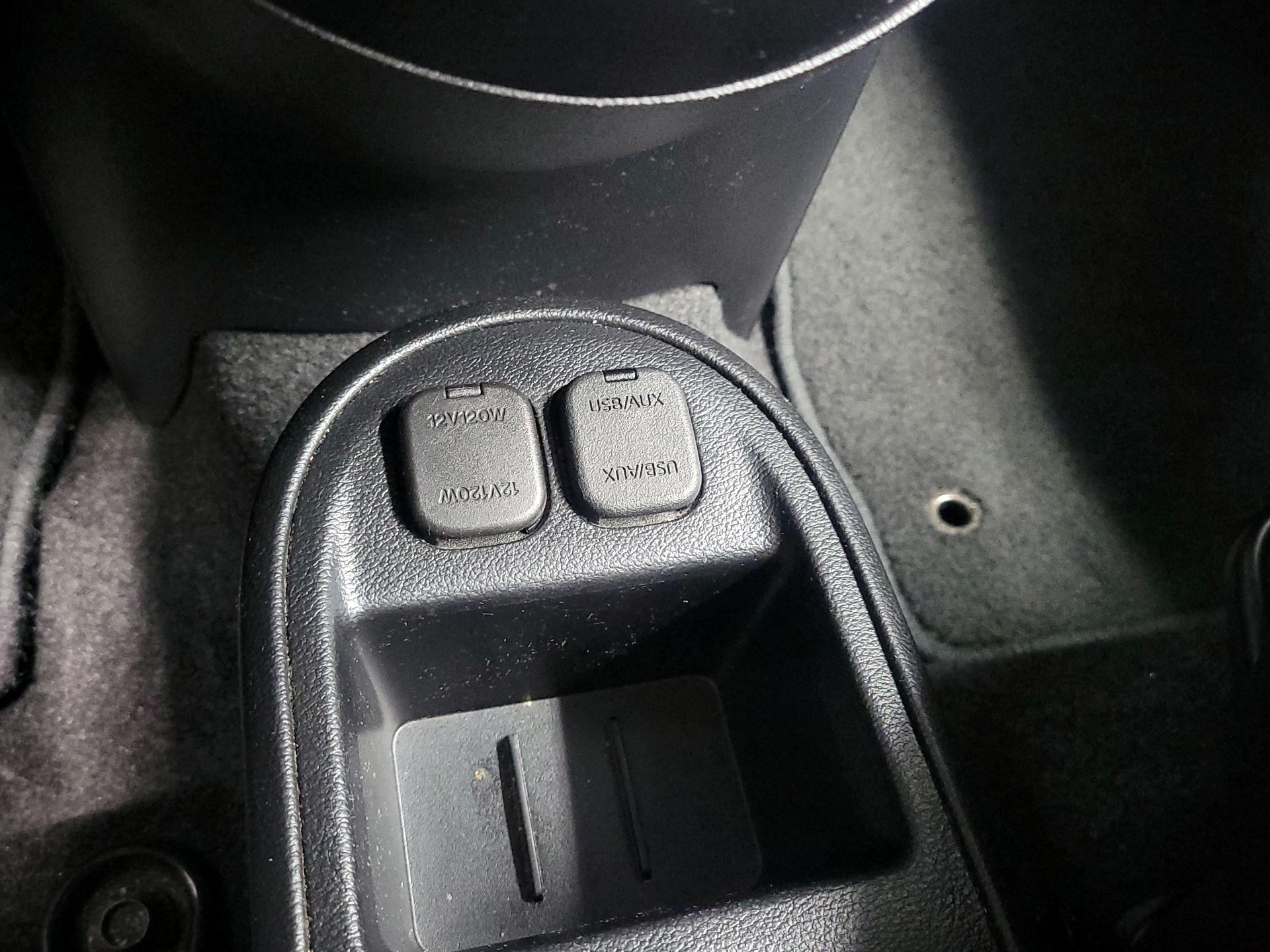Thumbnail: 2014 Mazda Mazda2 - 17