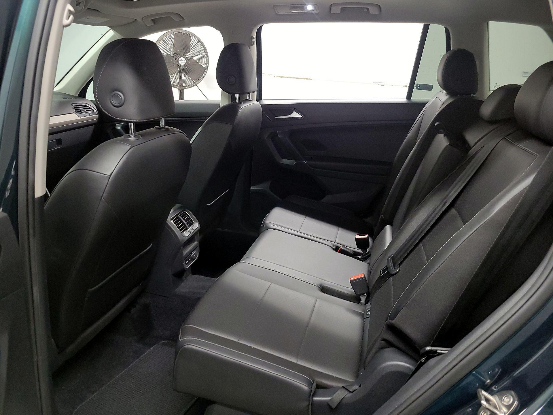 Thumbnail: 2018 Volkswagen Tiguan - 18