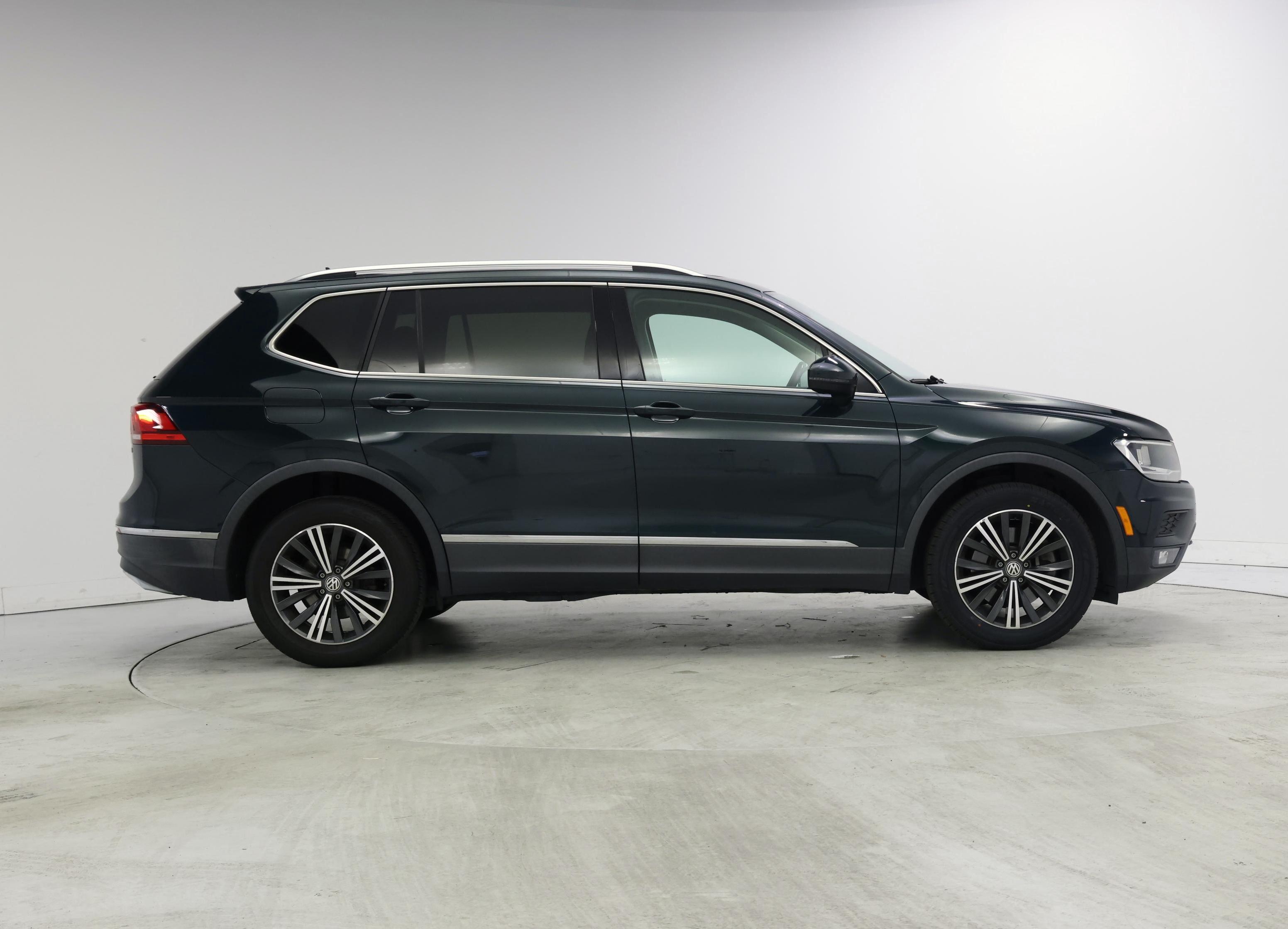 Thumbnail: 2018 Volkswagen Tiguan - 7