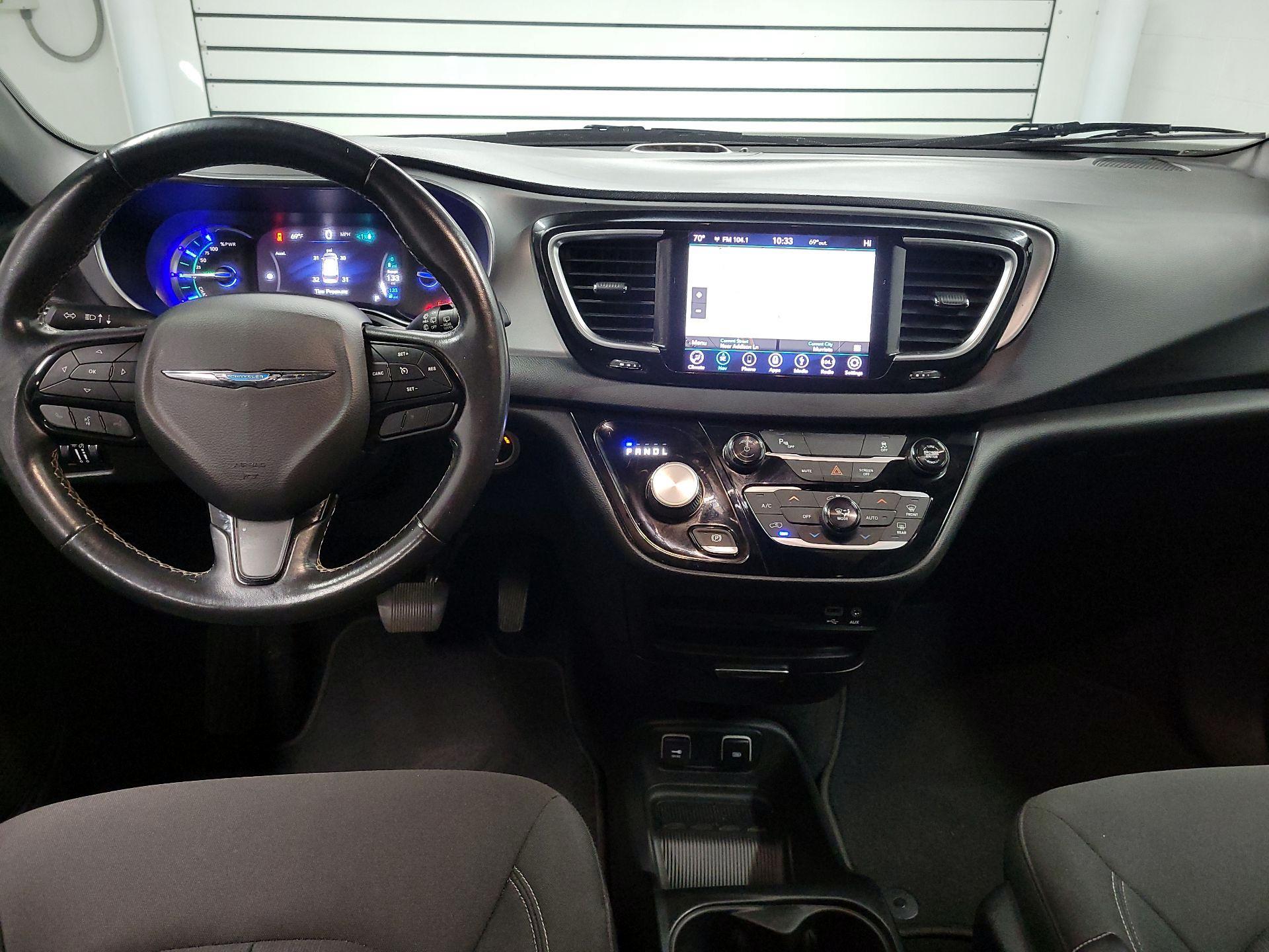 Thumbnail: 2019 Chrysler Pacifica - 9