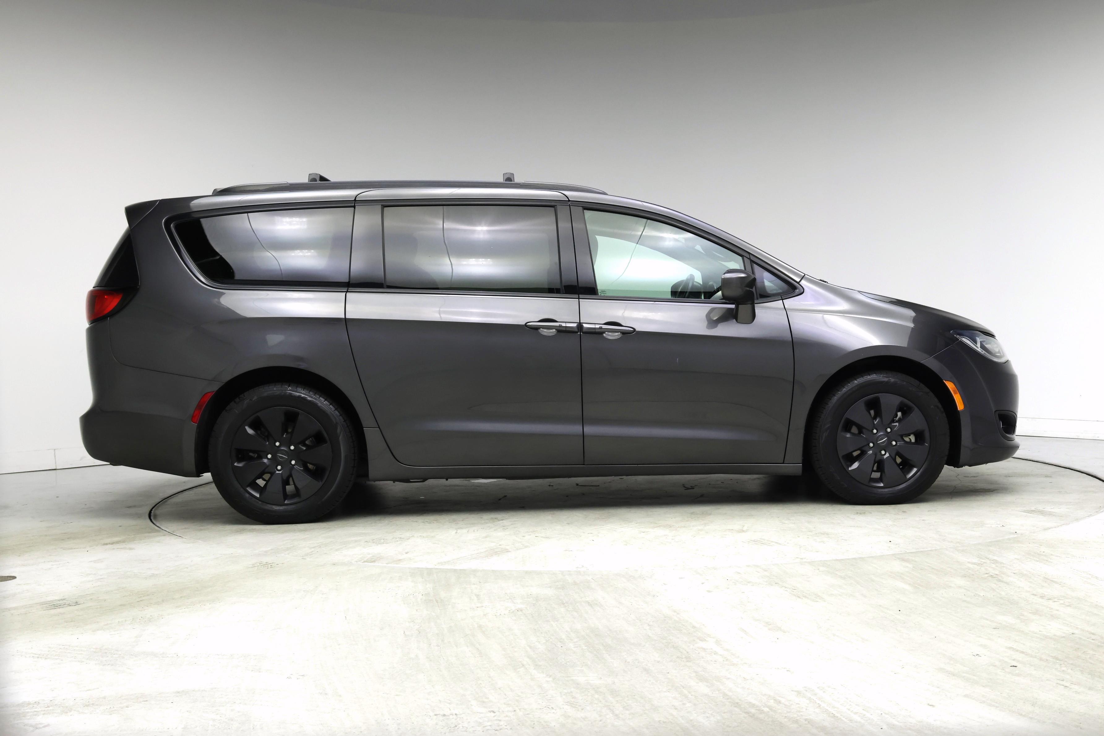Thumbnail: 2019 Chrysler Pacifica - 7