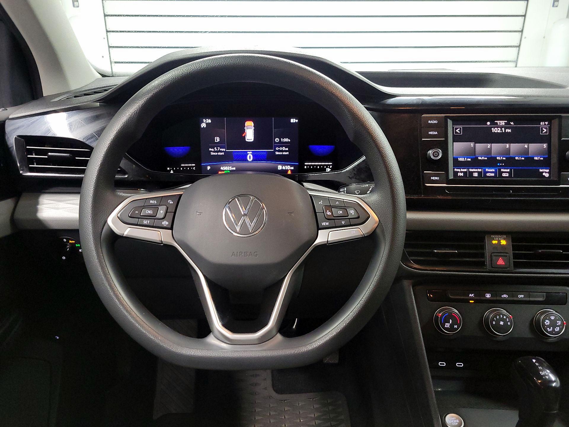 Thumbnail: 2022 Volkswagen Taos - 10