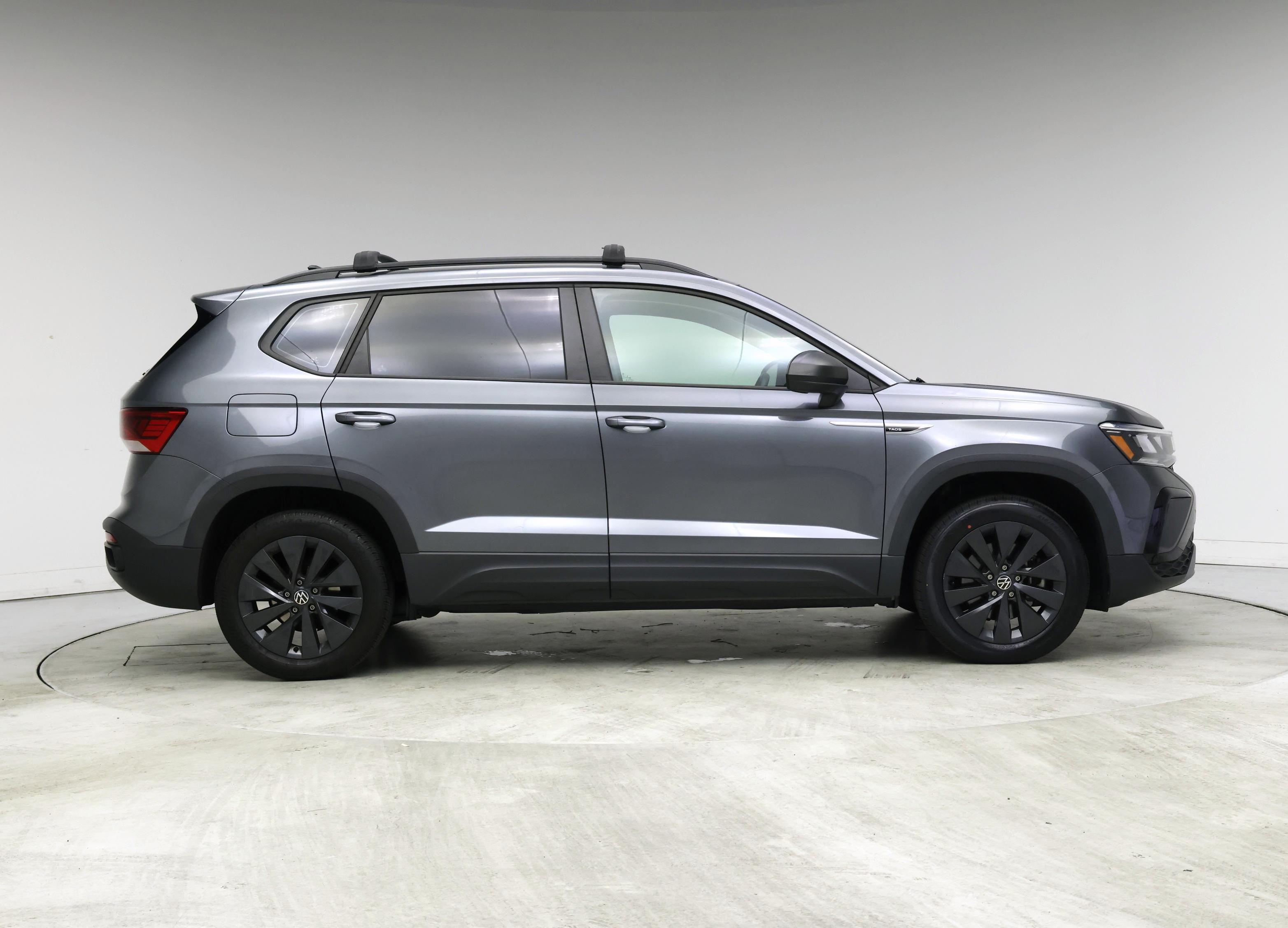 Thumbnail: 2022 Volkswagen Taos - 7