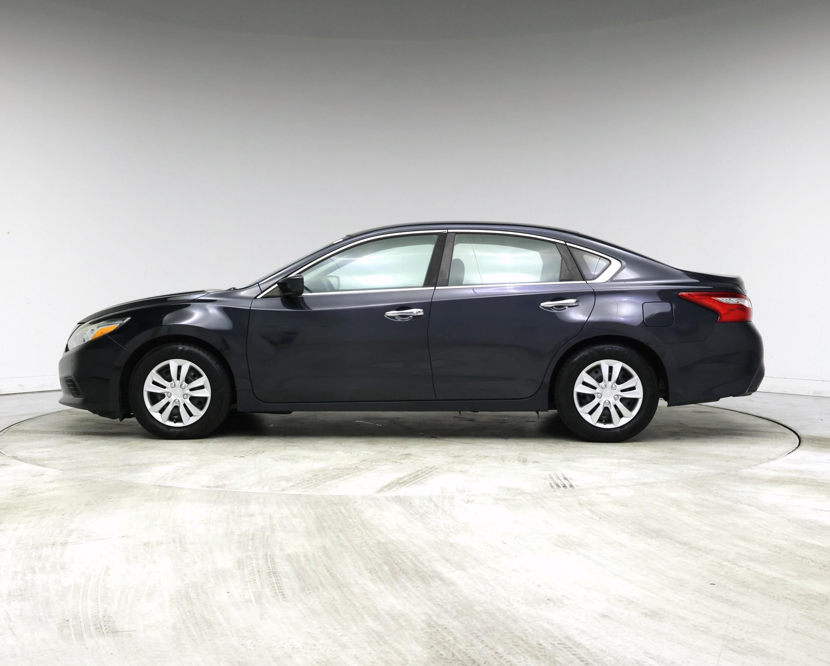 Thumbnail: 2016 Nissan Altima - 3