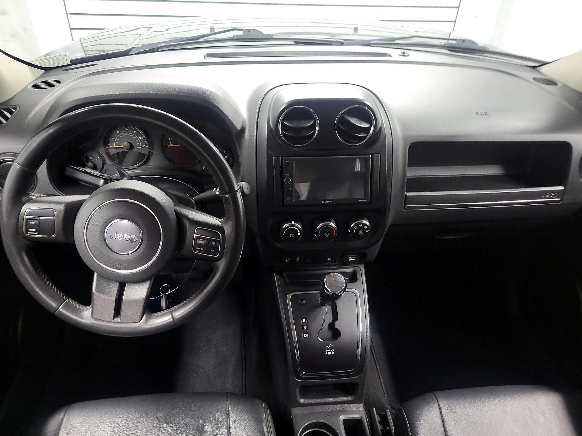 Thumbnail: 2016 Jeep Patriot - 9