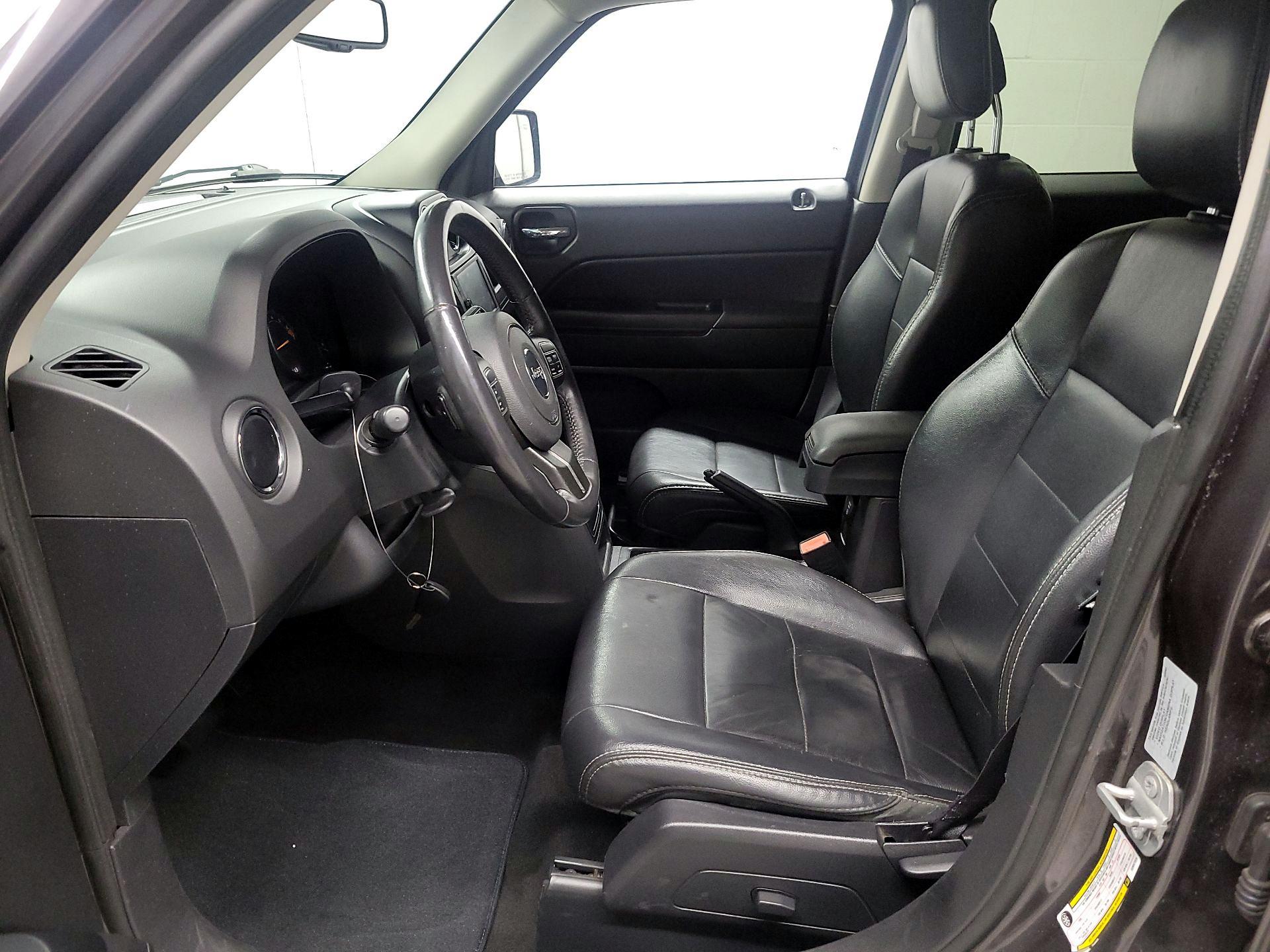 Thumbnail: 2016 Jeep Patriot - 11