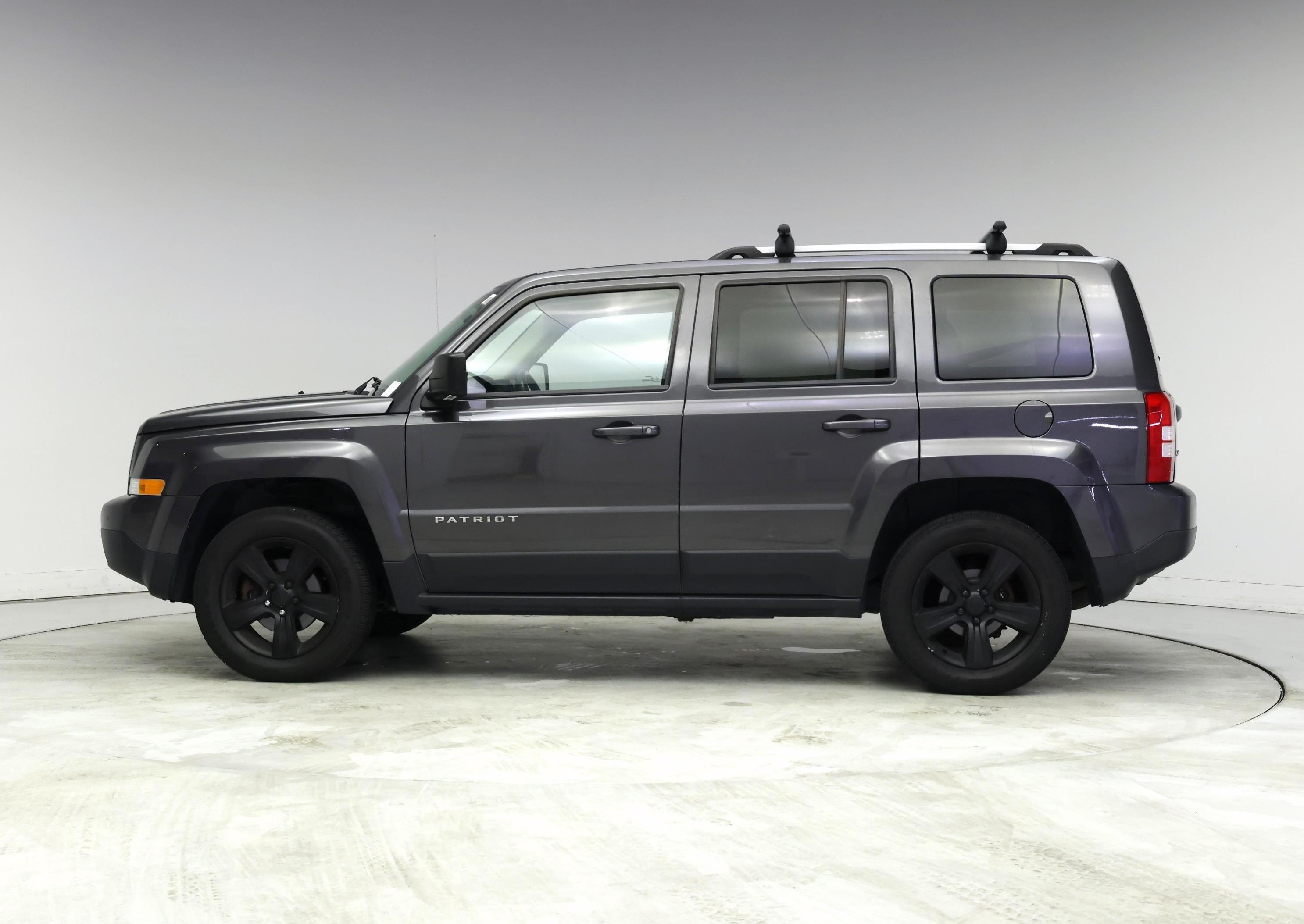 Thumbnail: 2016 Jeep Patriot - 3