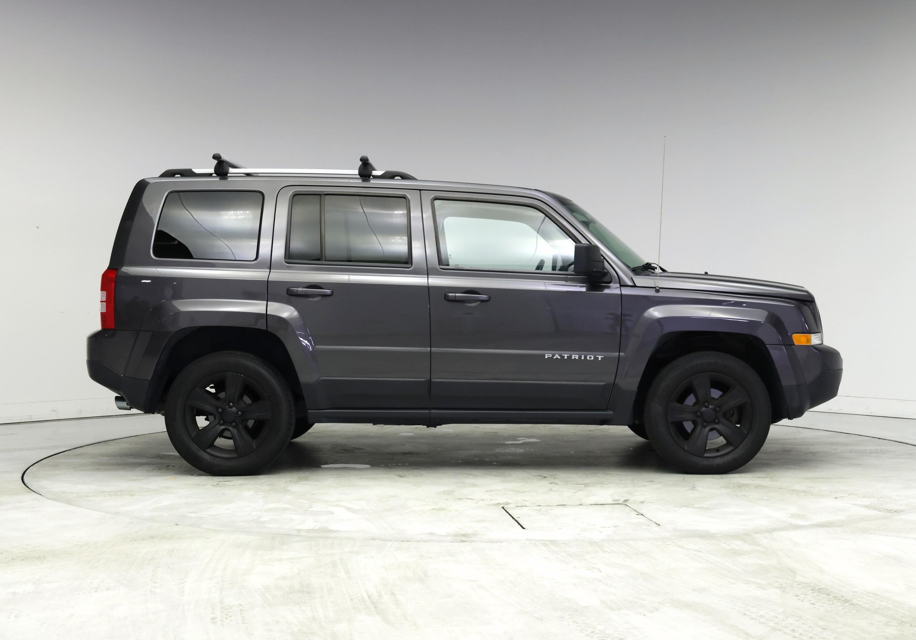 Thumbnail: 2016 Jeep Patriot - 7