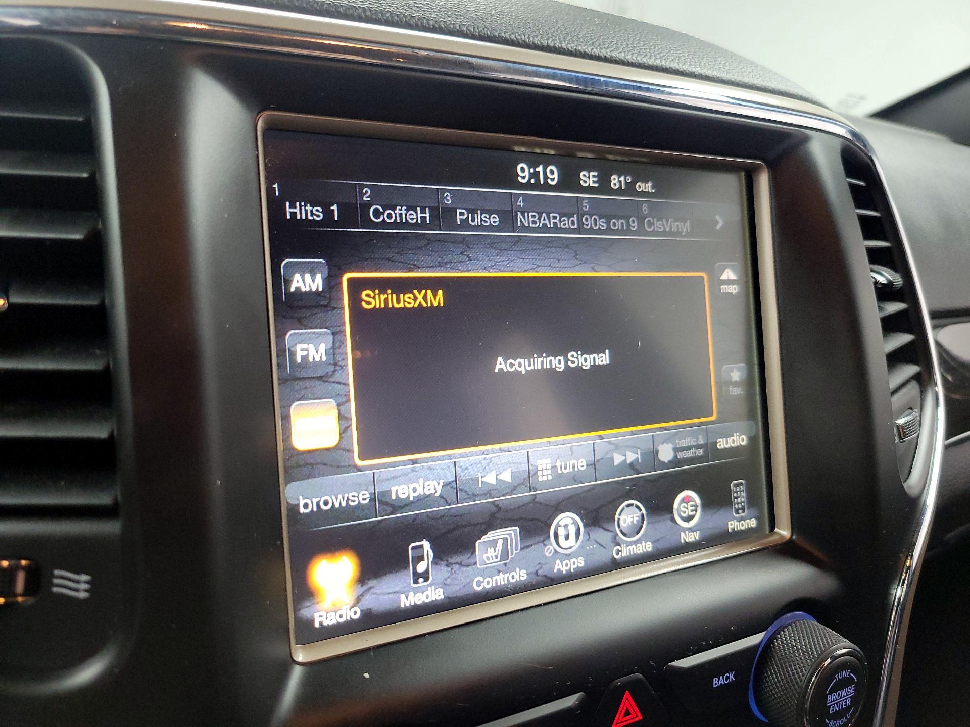 Thumbnail: 2017 Jeep Grand Cherokee - 14