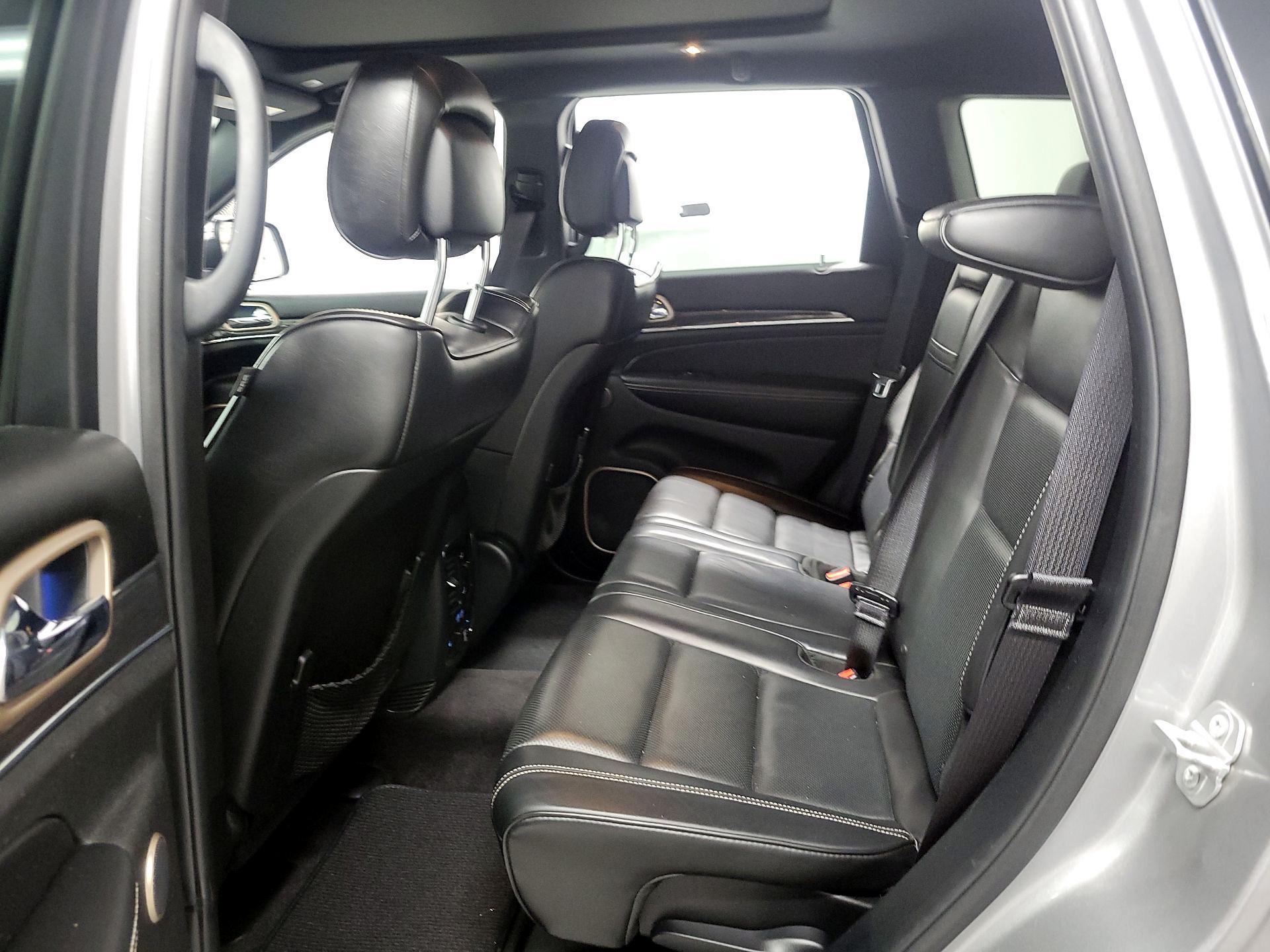 Thumbnail: 2017 Jeep Grand Cherokee - 18