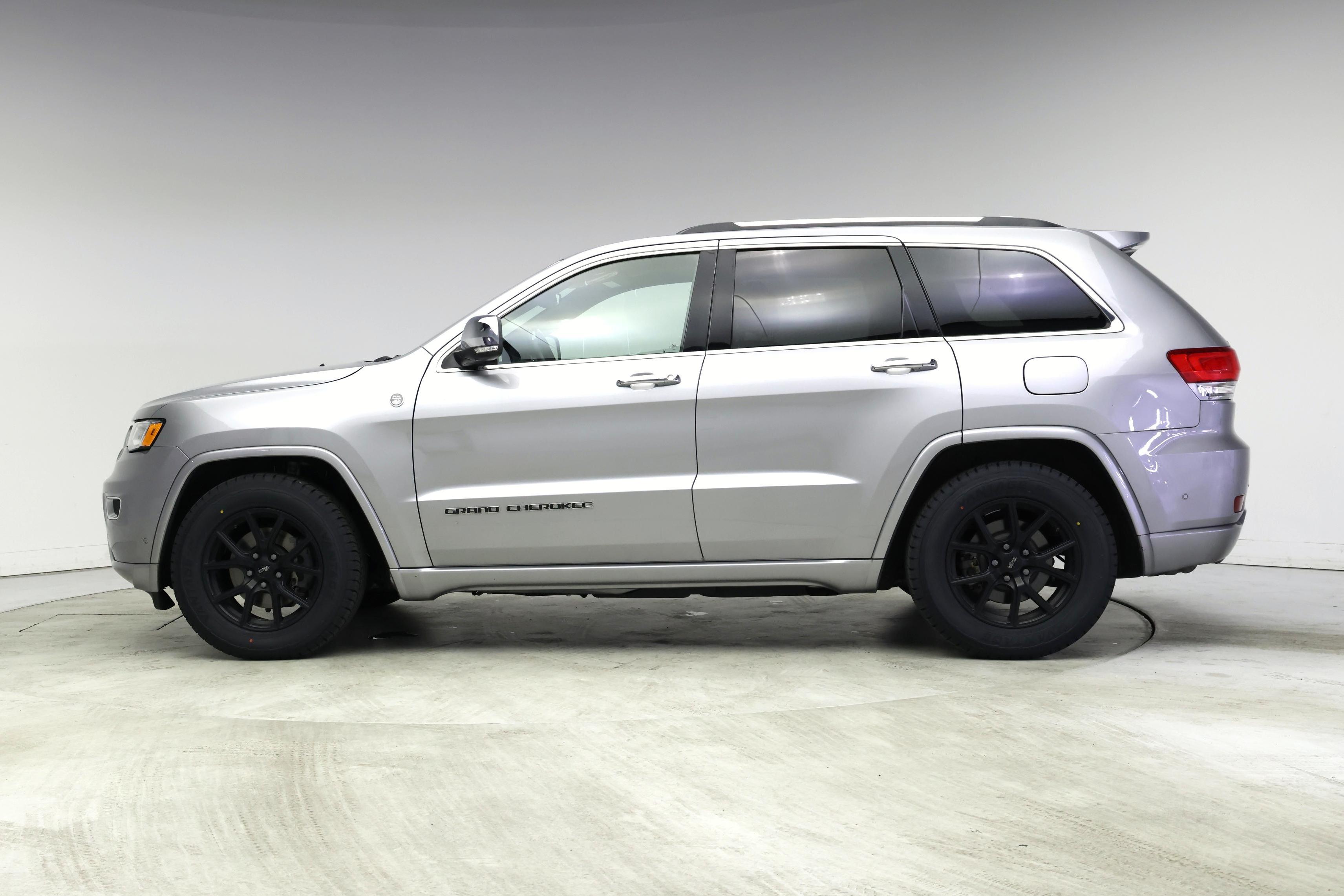 Thumbnail: 2017 Jeep Grand Cherokee - 3