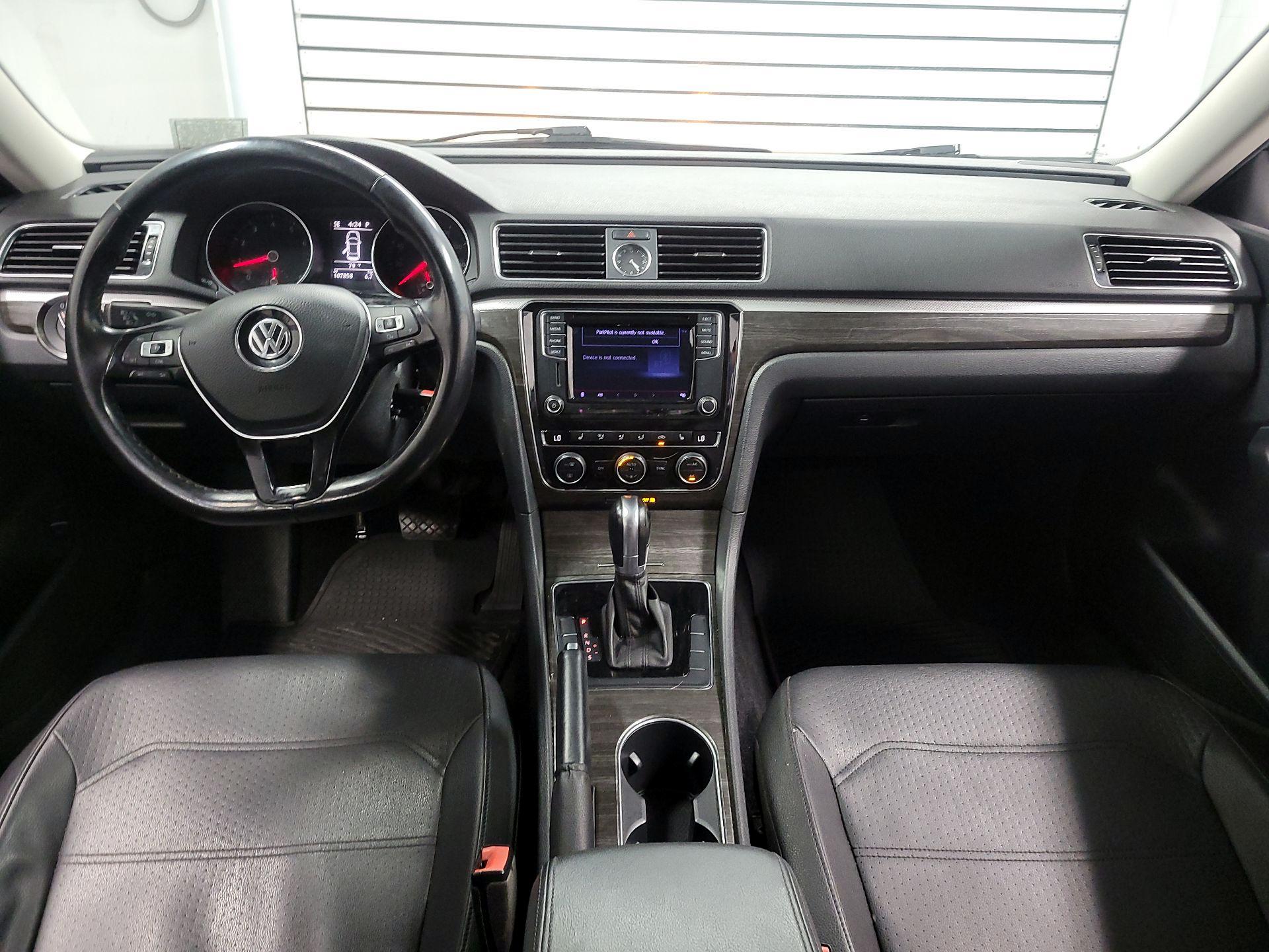 Thumbnail: 2016 Volkswagen Passat - 9