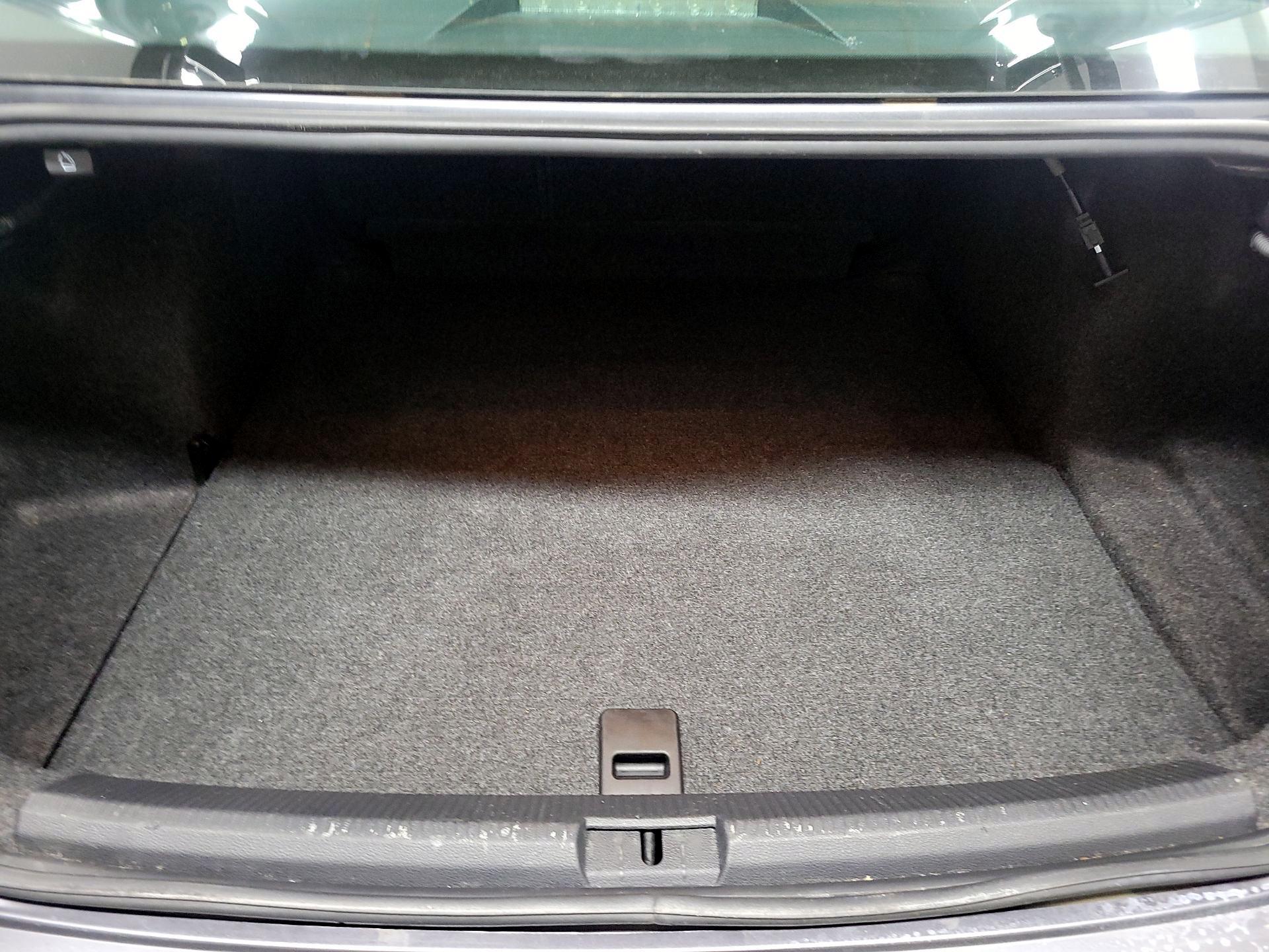 Thumbnail: 2016 Volkswagen Passat - 17