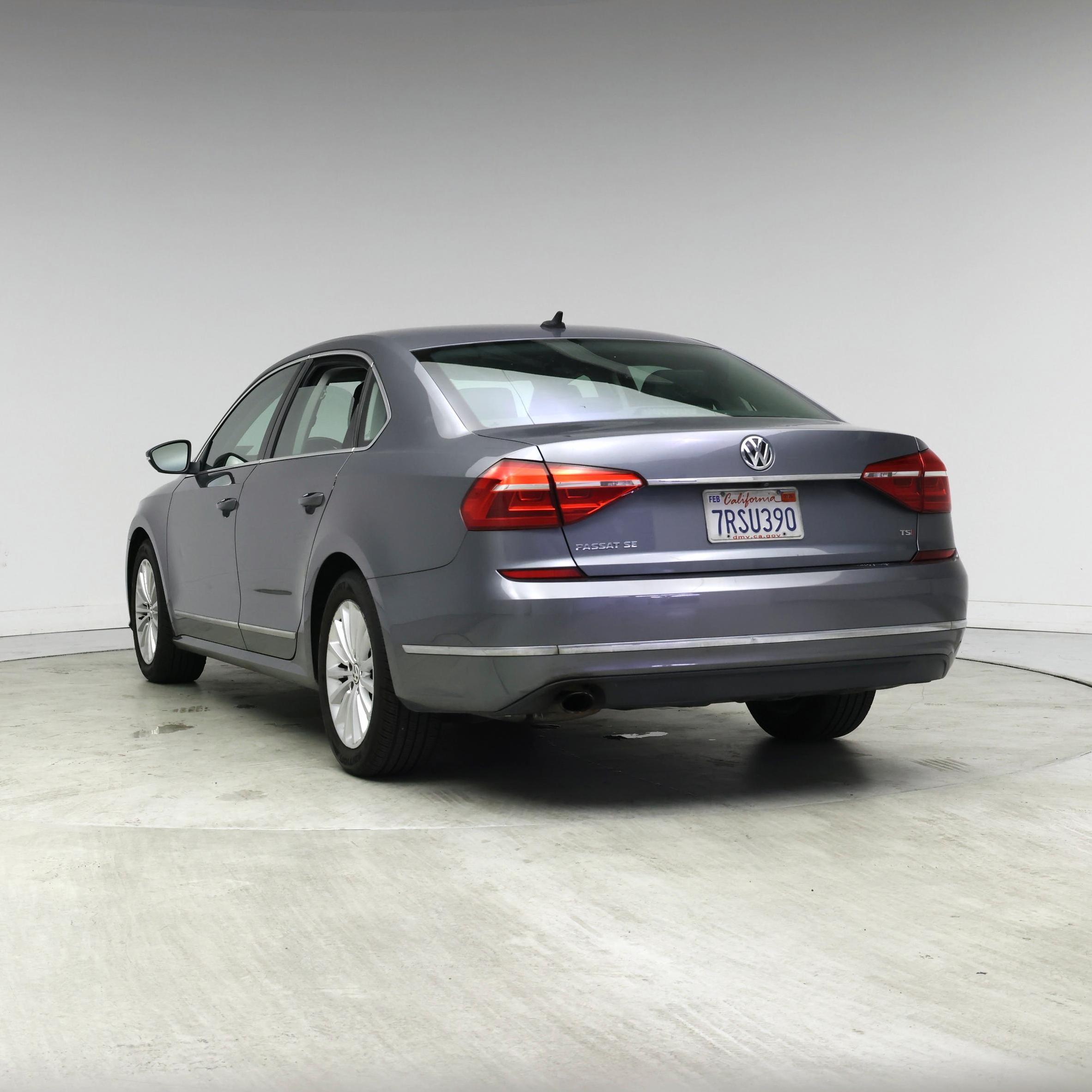 Thumbnail: 2016 Volkswagen Passat - 2