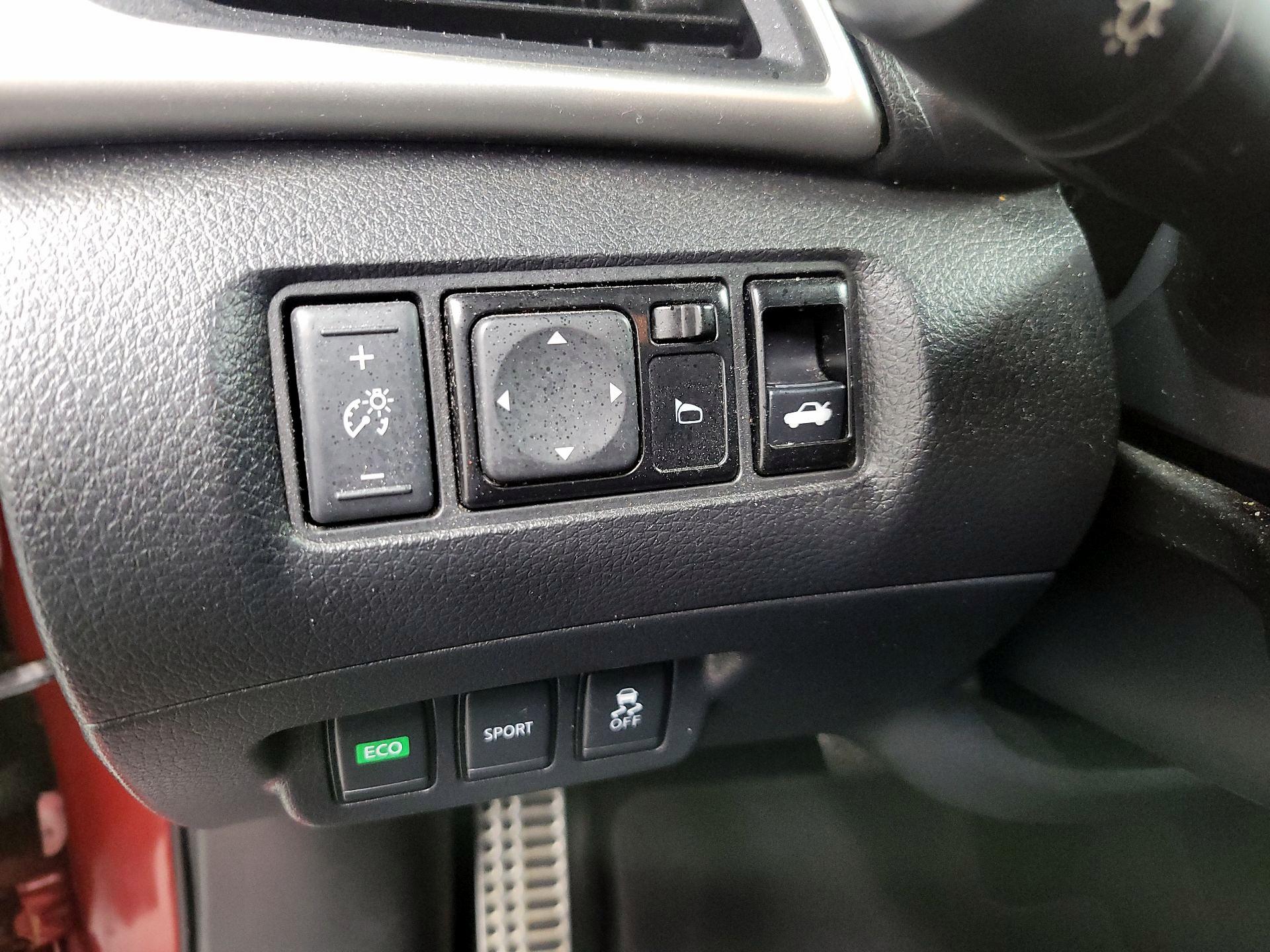 Thumbnail: 2018 Nissan Sentra - 13